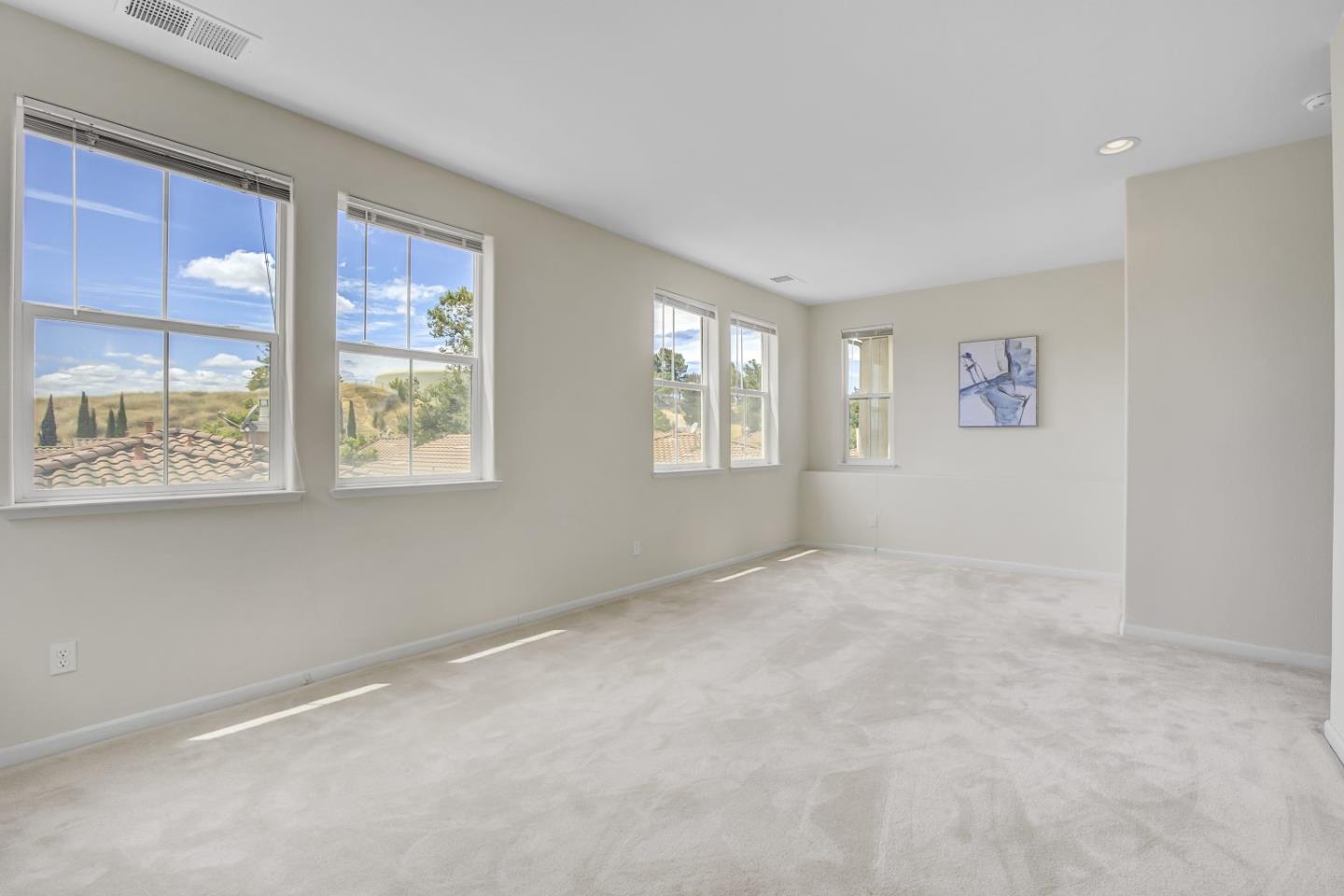 Detail Gallery Image 26 of 36 For 3072 Mary Helen Ln, San Jose,  CA 95136 - 4 Beds | 3/1 Baths