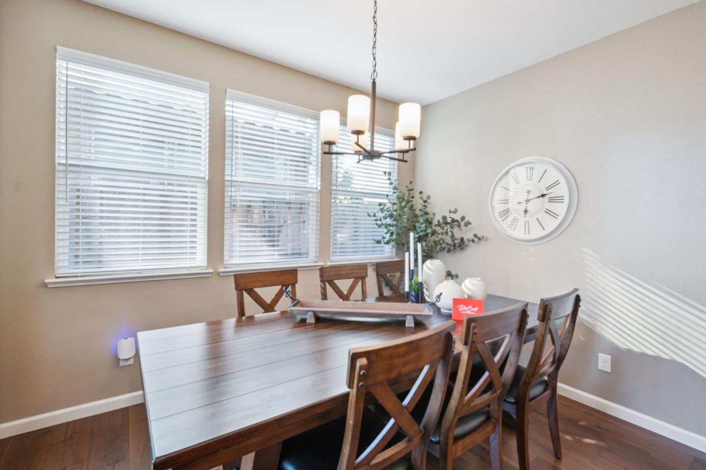 Detail Gallery Image 10 of 37 For 322 Misty Cir, Livermore,  CA 94550 - 5 Beds | 3 Baths