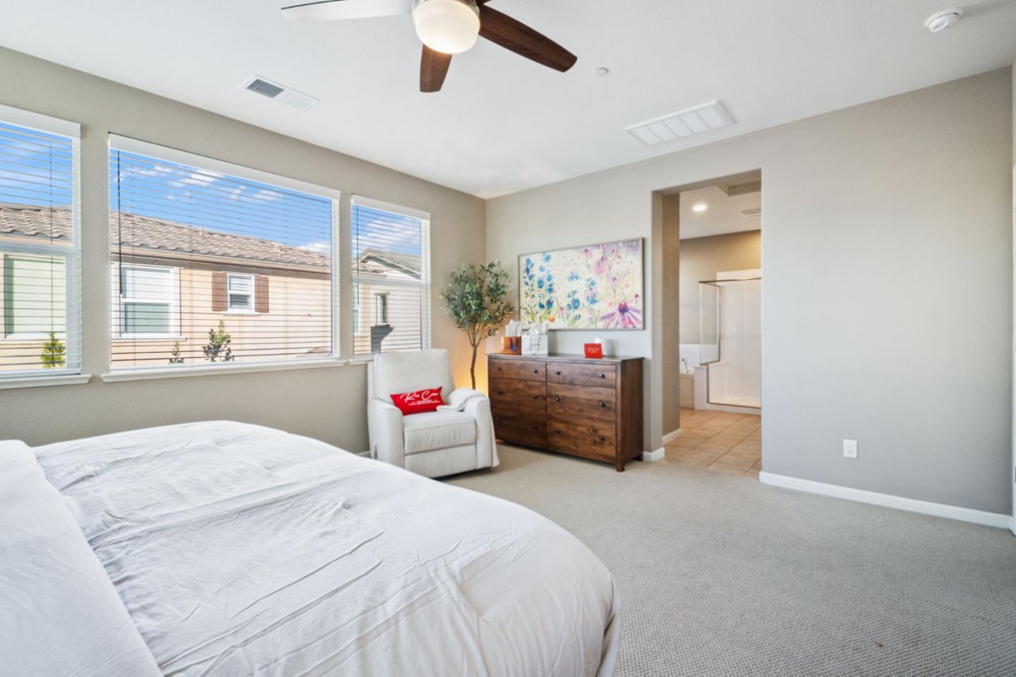 Detail Gallery Image 18 of 37 For 322 Misty Cir, Livermore,  CA 94550 - 5 Beds | 3 Baths