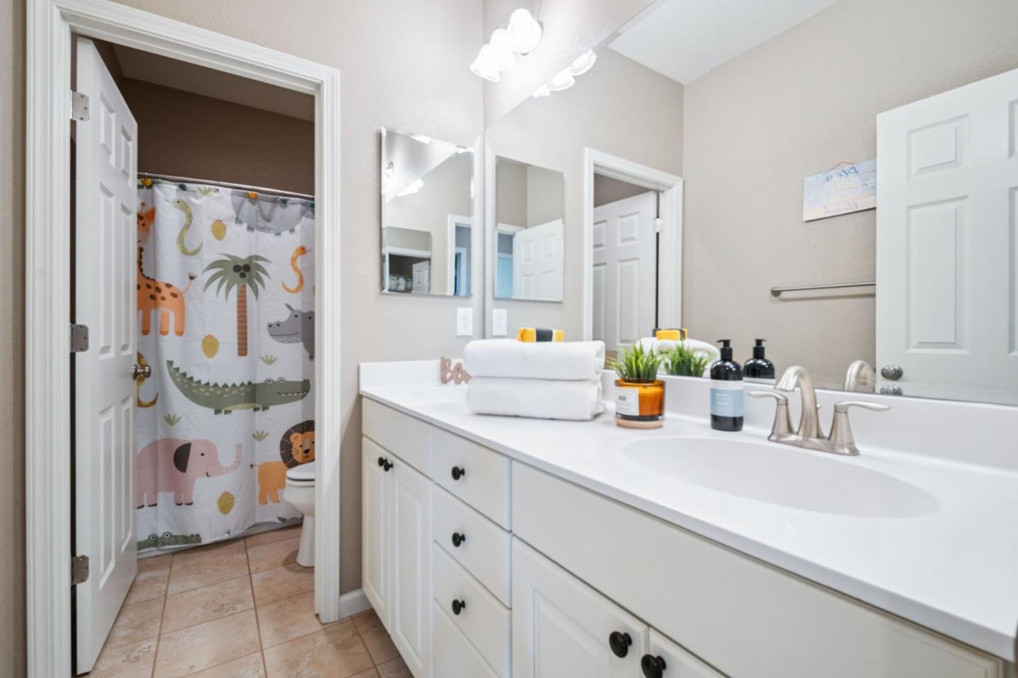 Detail Gallery Image 21 of 37 For 322 Misty Cir, Livermore,  CA 94550 - 5 Beds | 3 Baths