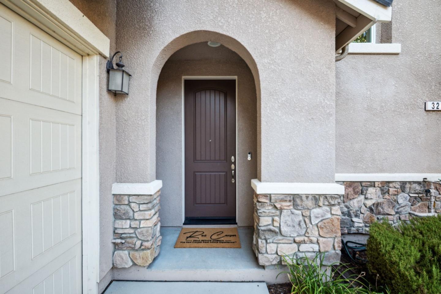 Detail Gallery Image 4 of 37 For 322 Misty Cir, Livermore,  CA 94550 - 5 Beds | 3 Baths