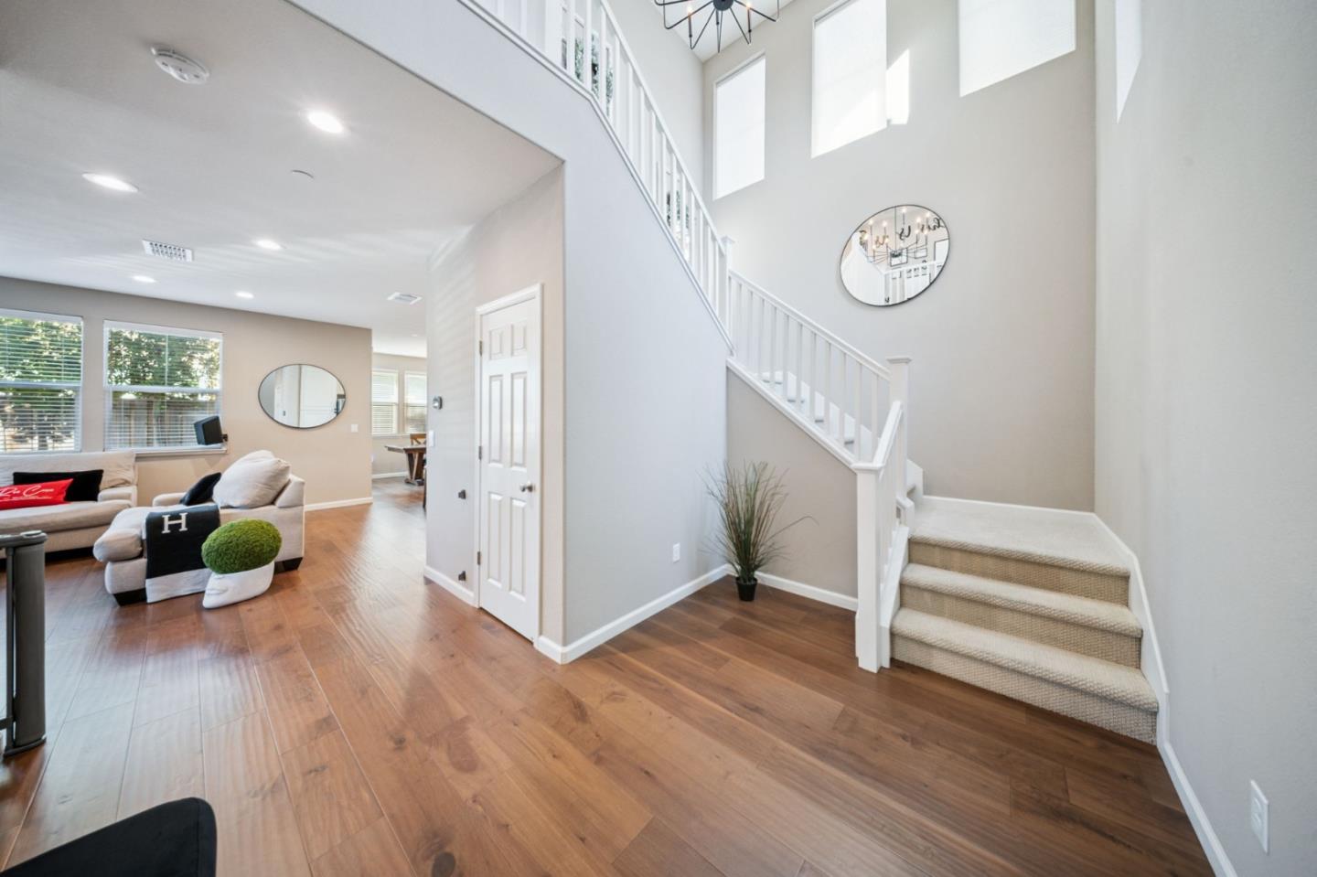 Detail Gallery Image 5 of 37 For 322 Misty Cir, Livermore,  CA 94550 - 5 Beds | 3 Baths