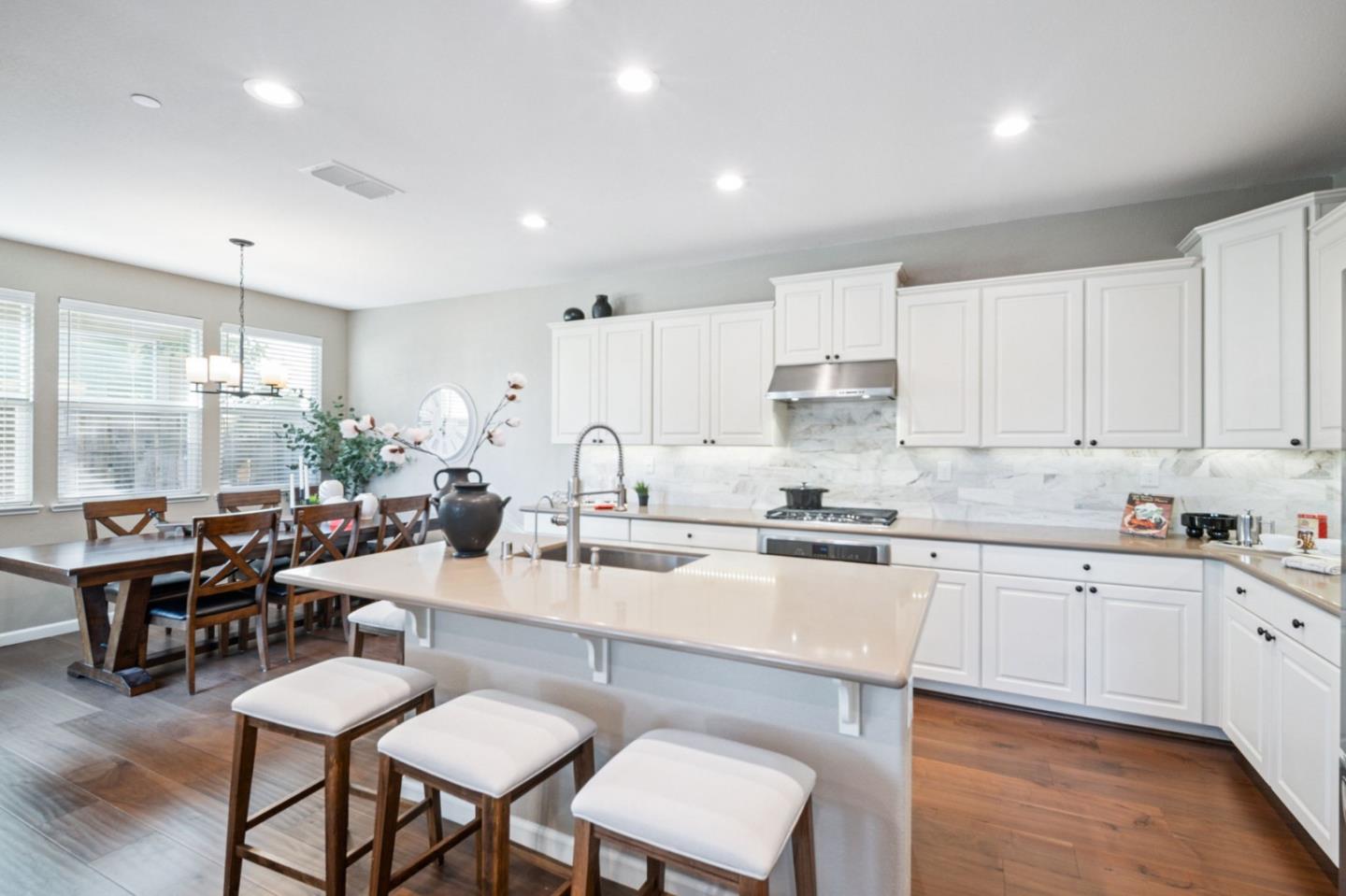 Detail Gallery Image 8 of 37 For 322 Misty Cir, Livermore,  CA 94550 - 5 Beds | 3 Baths