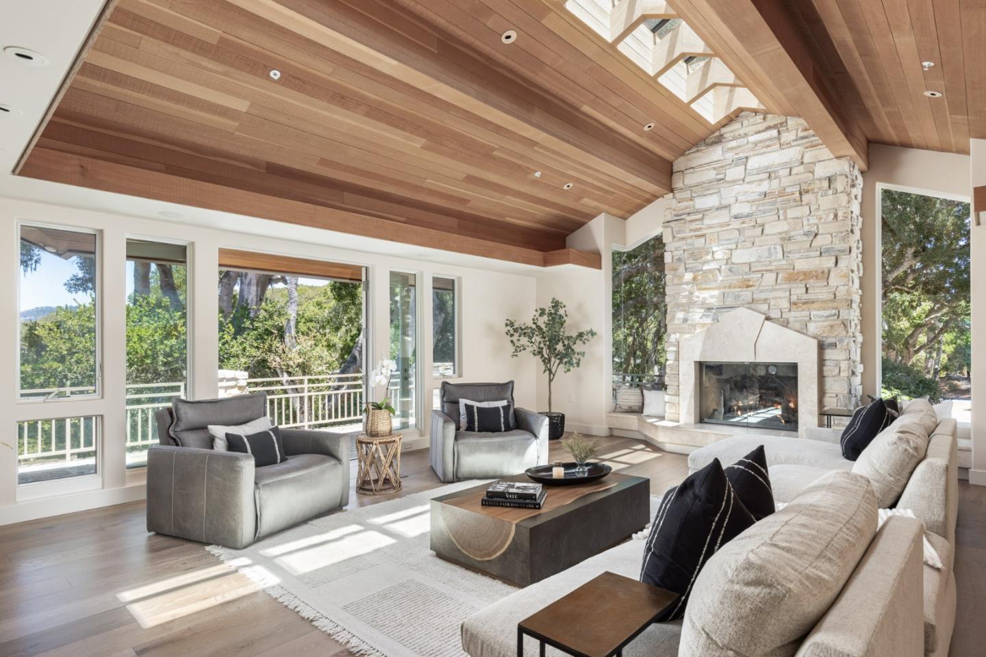 Detail Gallery Image 15 of 47 For 5466 Quail Way, Carmel Valley,  CA 93923 - 5 Beds | 5/3 Baths