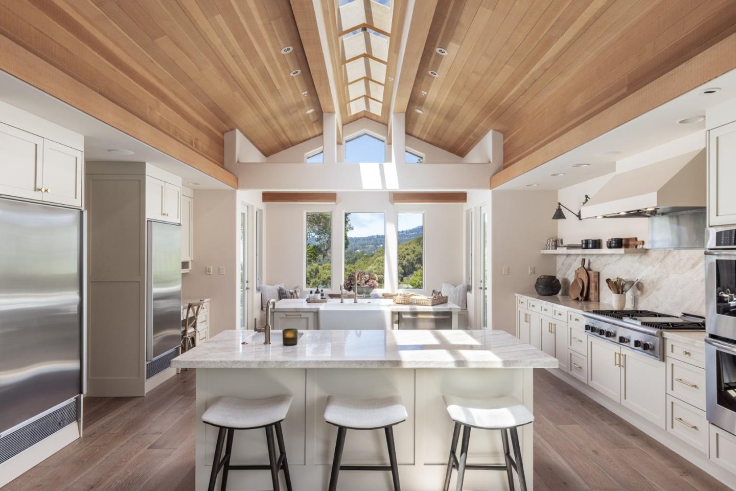 Detail Gallery Image 9 of 47 For 5466 Quail Way, Carmel Valley,  CA 93923 - 5 Beds | 5/3 Baths