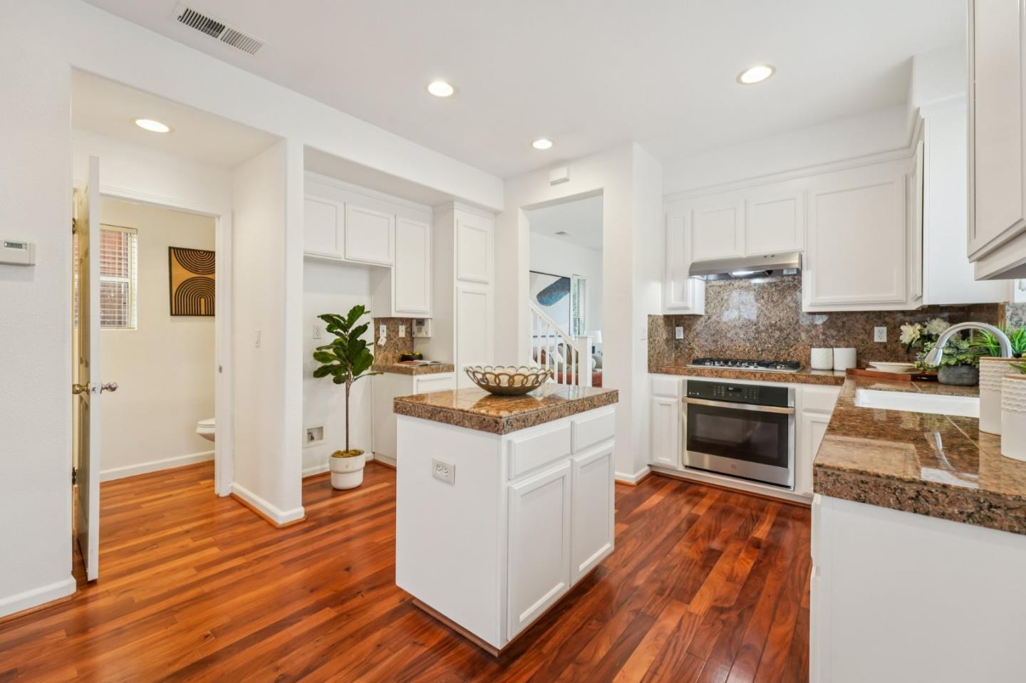 Detail Gallery Image 19 of 97 For 3455 Maroun Pl, San Jose,  CA 95148 - 3 Beds | 2/1 Baths