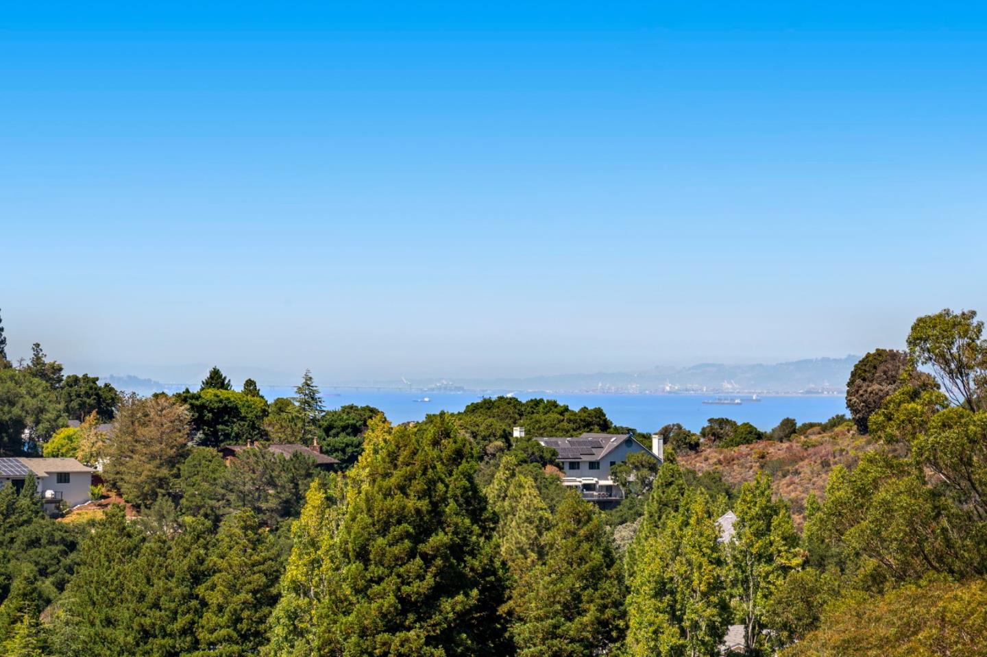 Detail Gallery Image 10 of 43 For 138 Rosewood Ln, San Mateo,  CA 94402 - – Beds | – Baths