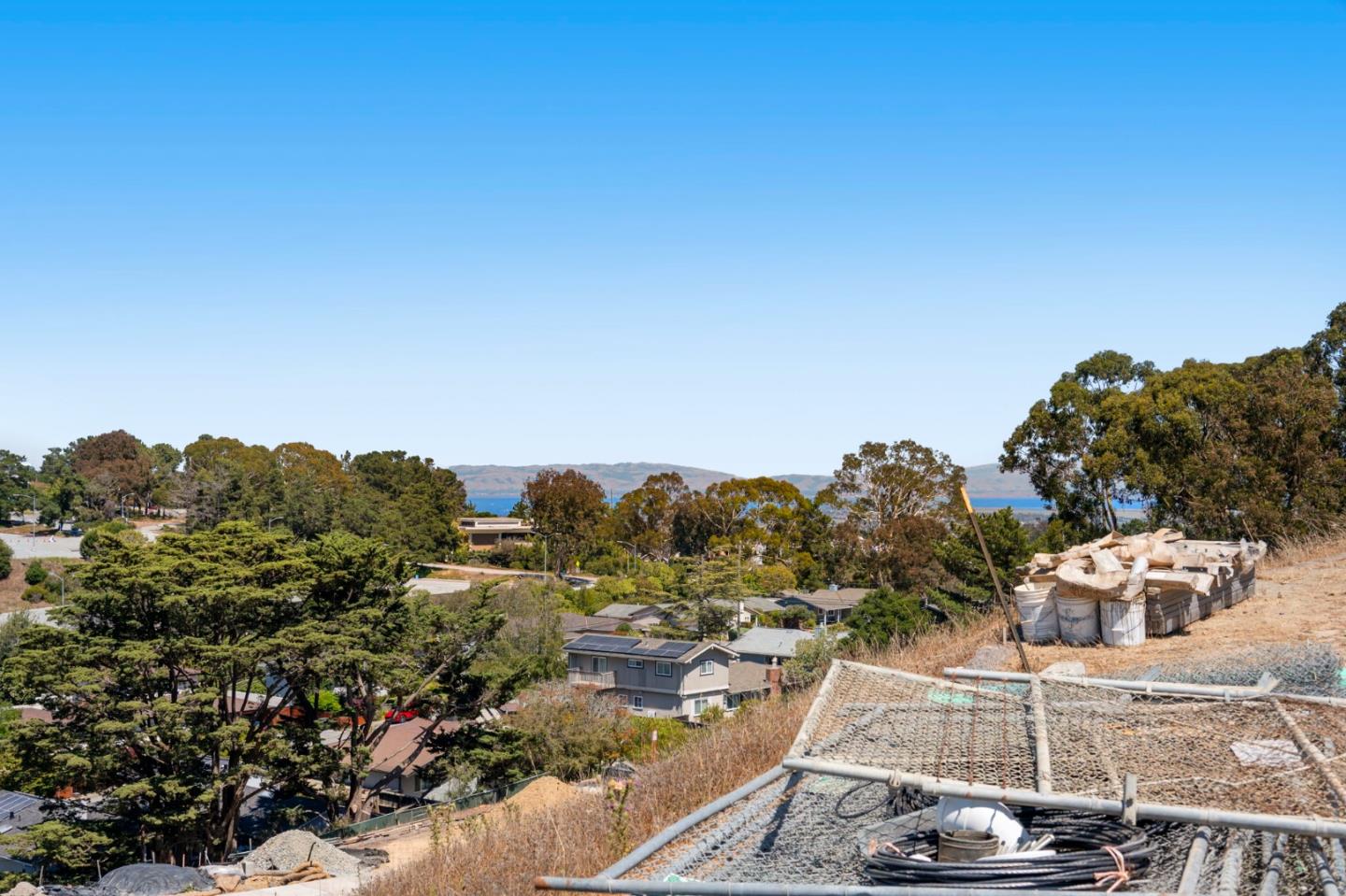 Detail Gallery Image 11 of 43 For 138 Rosewood Ln, San Mateo,  CA 94402 - – Beds | – Baths