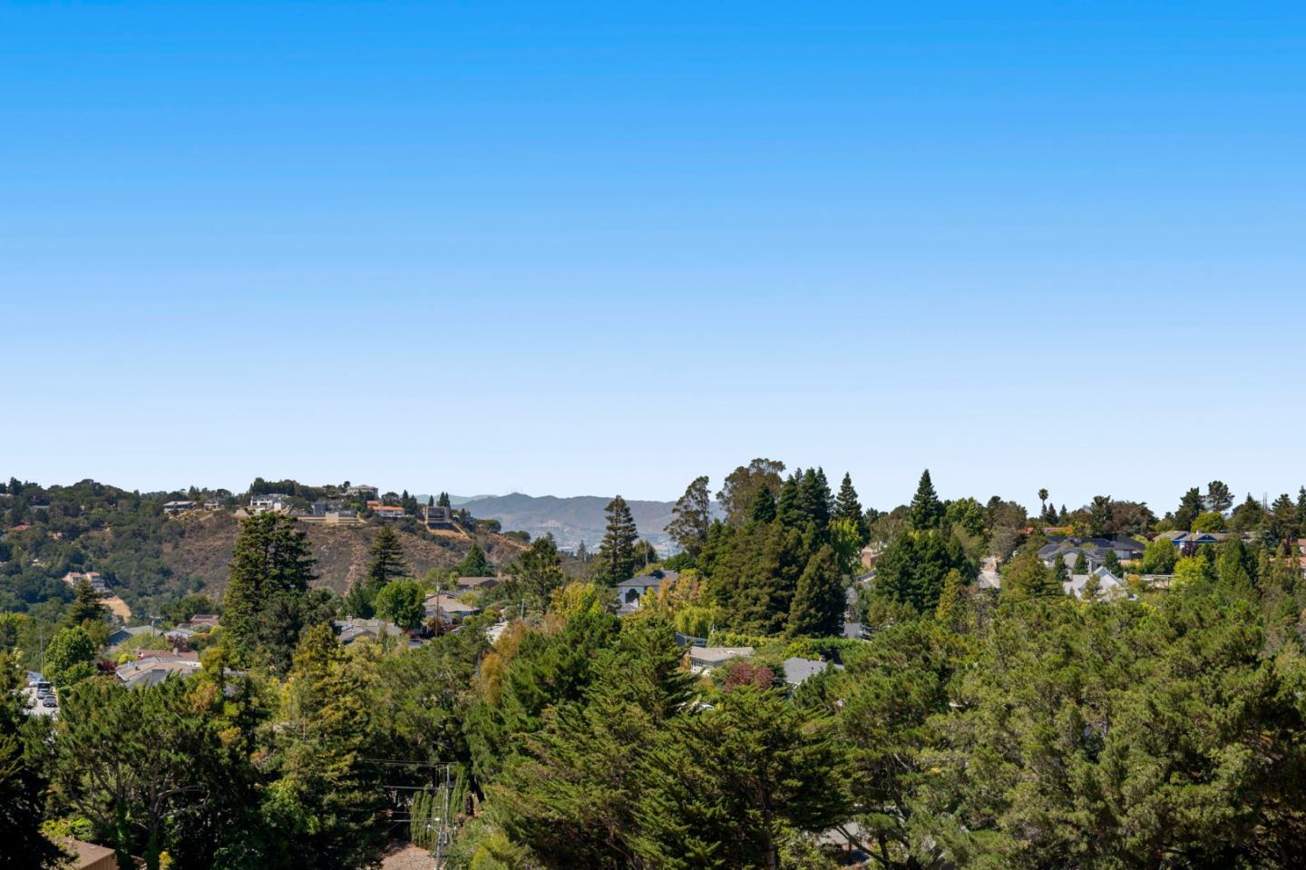 Detail Gallery Image 19 of 43 For 138 Rosewood Ln, San Mateo,  CA 94402 - – Beds | – Baths