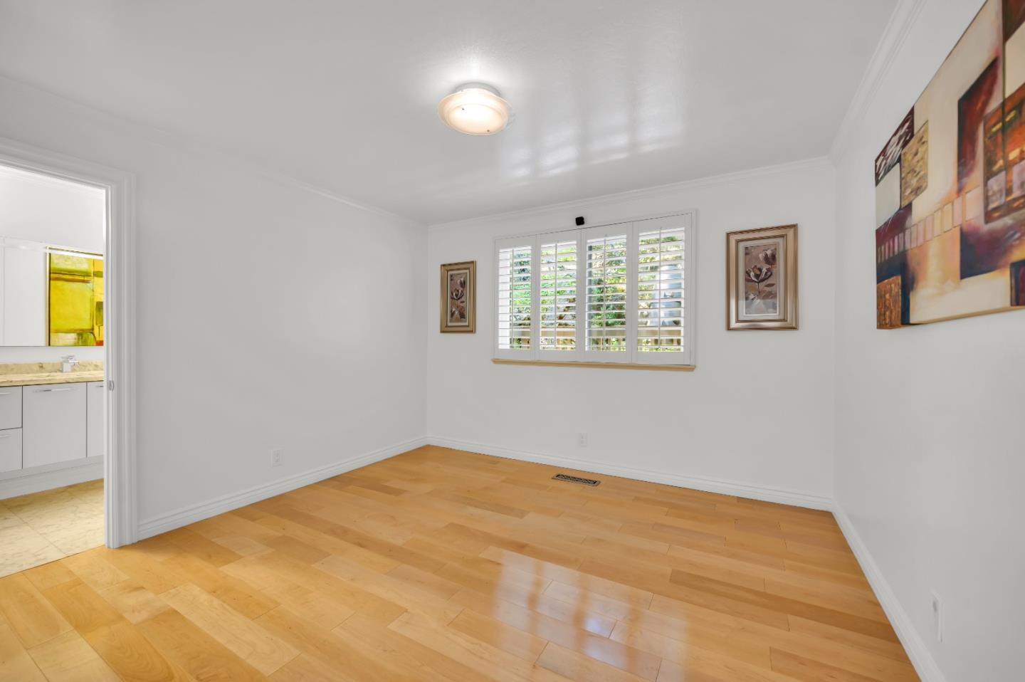 Detail Gallery Image 11 of 20 For 30 Bluebell Ln, Hillsborough,  CA 94010 - 4 Beds | 4/1 Baths