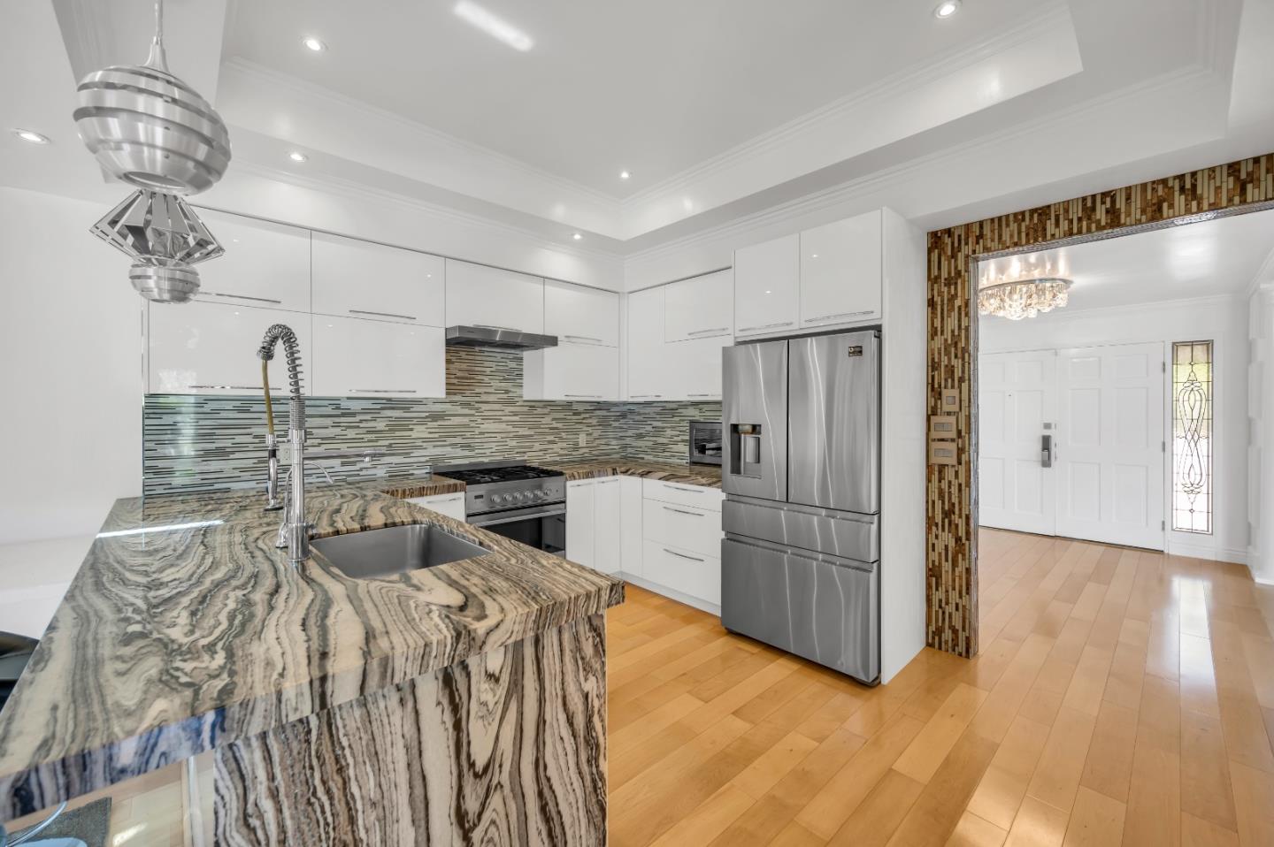 Detail Gallery Image 6 of 20 For 30 Bluebell Ln, Hillsborough,  CA 94010 - 4 Beds | 4/1 Baths