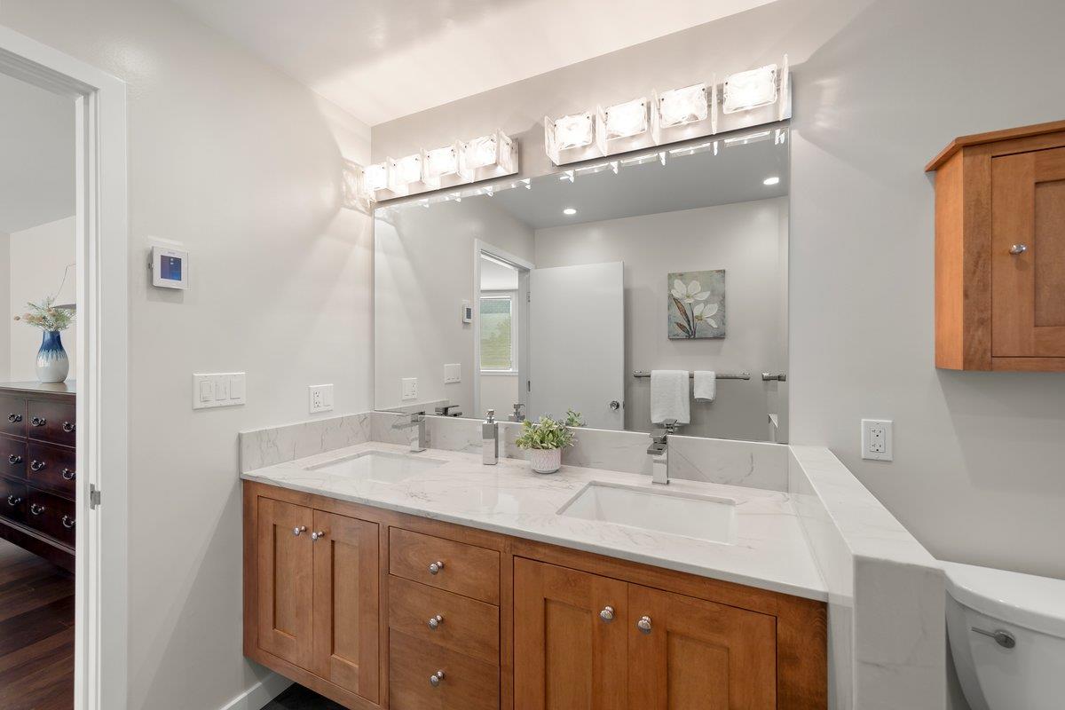 Detail Gallery Image 5 of 41 For 350 6th Ave, Half Moon Bay,  CA 94019 - 3 Beds | 2/1 Baths