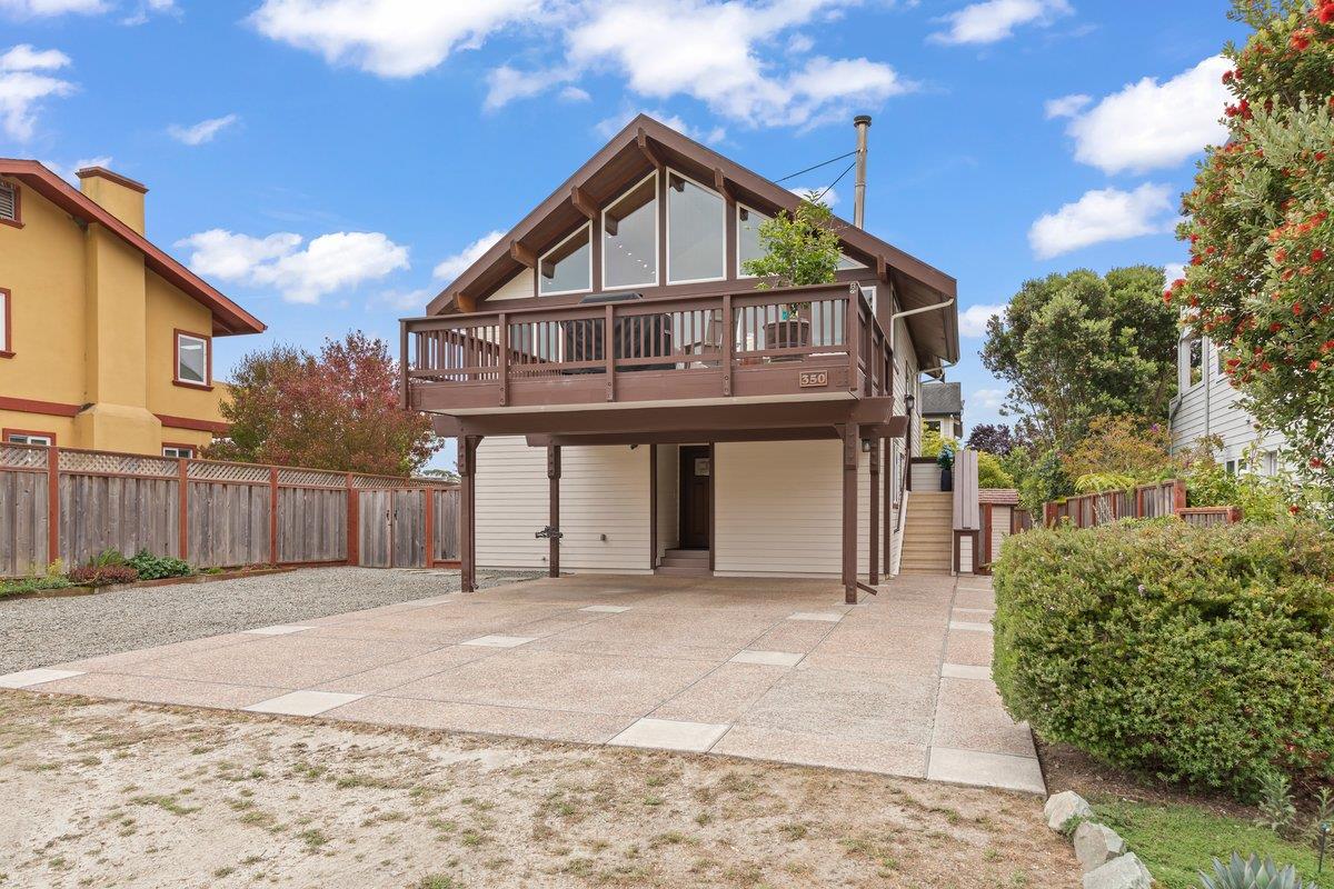 Detail Gallery Image 6 of 41 For 350 6th Ave, Half Moon Bay,  CA 94019 - 3 Beds | 2/1 Baths