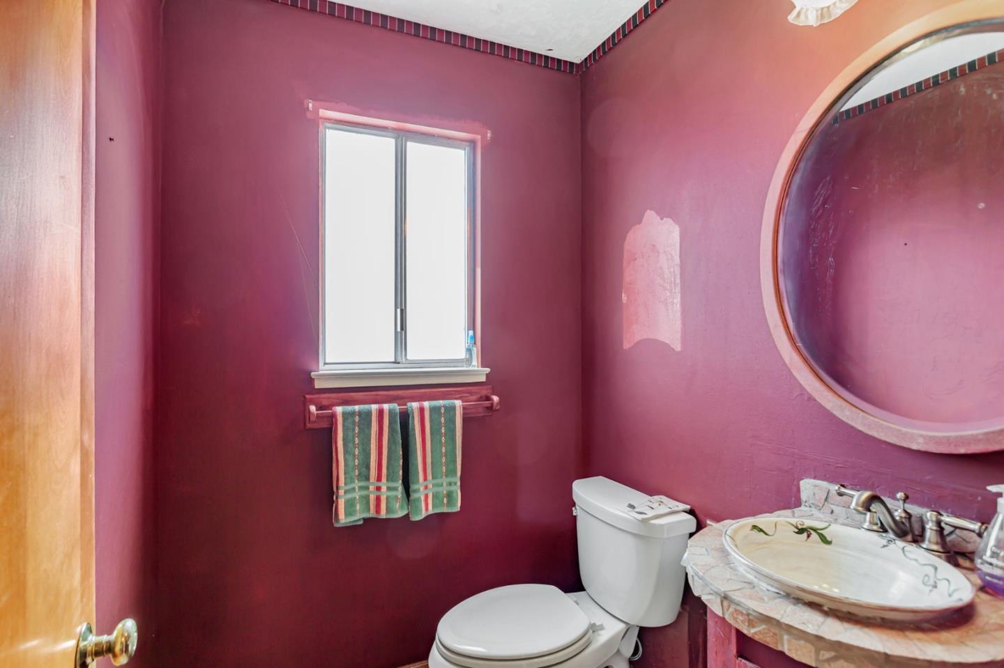 Detail Gallery Image 11 of 23 For 105 Laureles Grade, Salinas,  CA 93908 - 5 Beds | 3/1 Baths