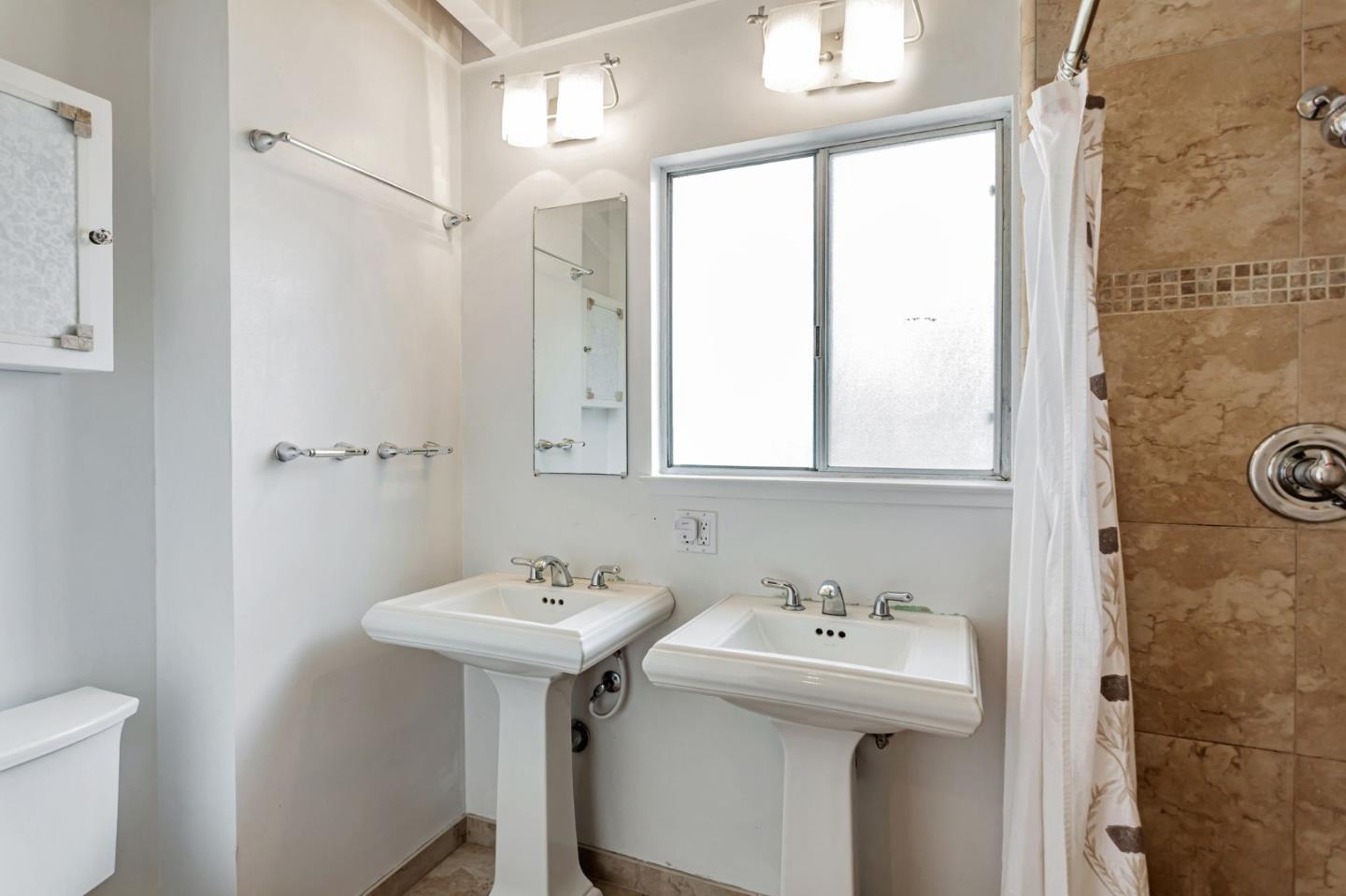 Detail Gallery Image 16 of 23 For 105 Laureles Grade, Salinas,  CA 93908 - 5 Beds | 3/1 Baths