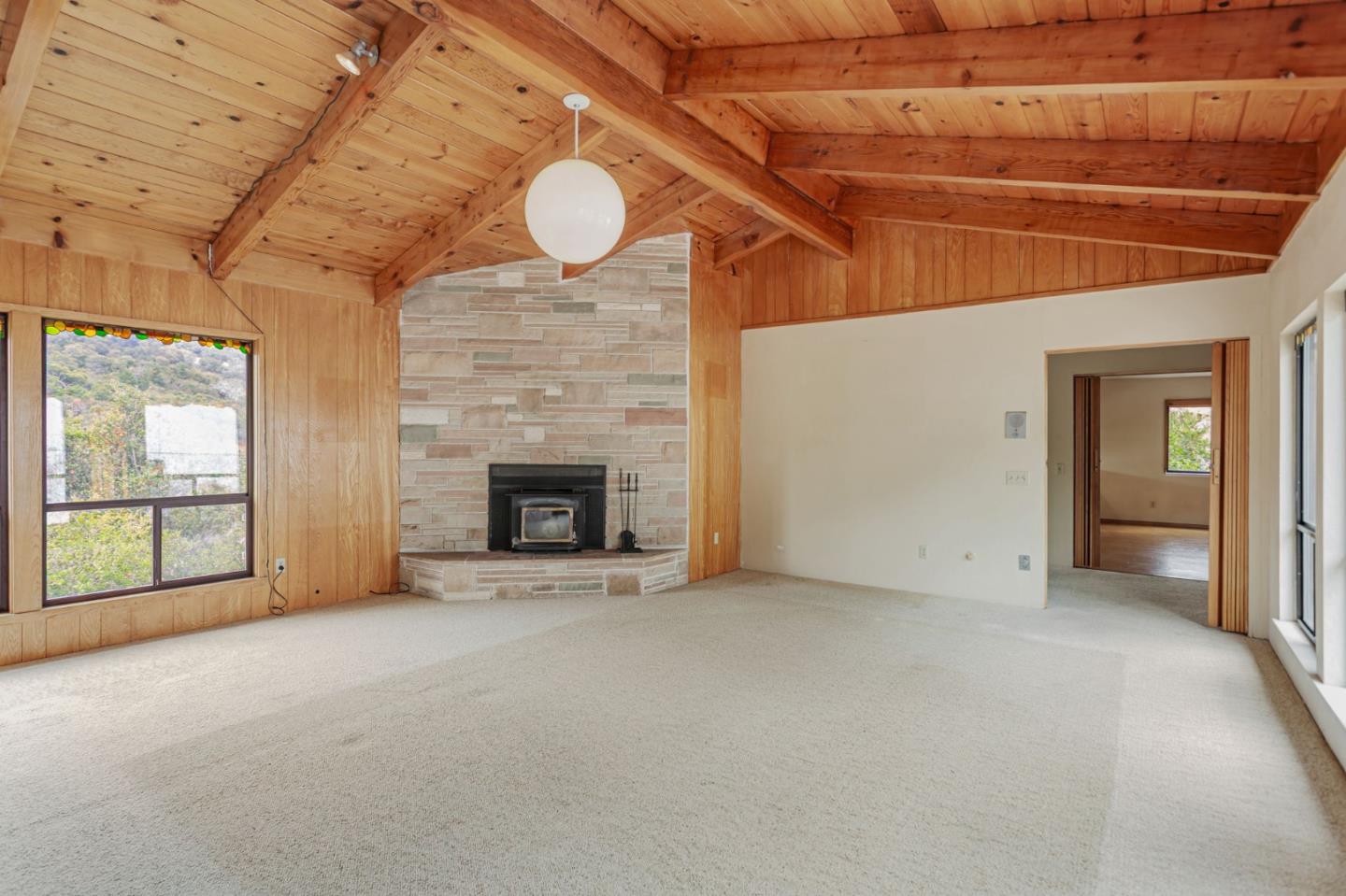 Detail Gallery Image 4 of 23 For 105 Laureles Grade, Salinas,  CA 93908 - 5 Beds | 3/1 Baths
