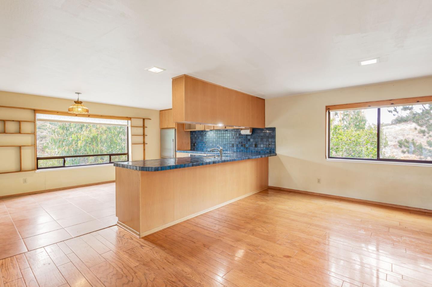 Detail Gallery Image 6 of 23 For 105 Laureles Grade, Salinas,  CA 93908 - 5 Beds | 3/1 Baths