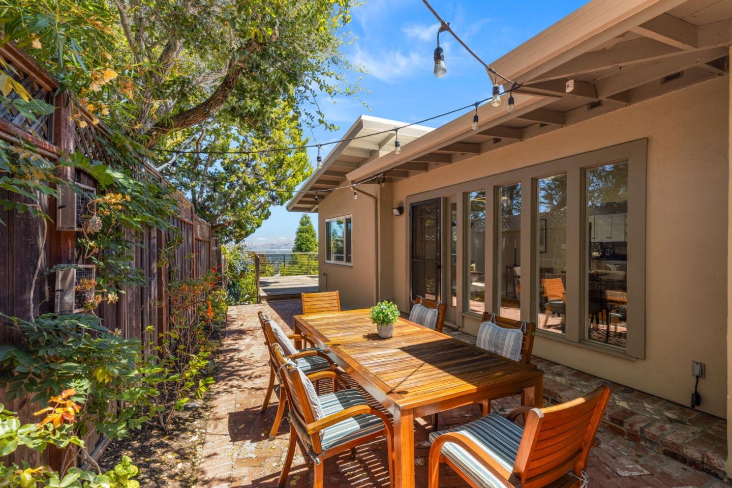 Detail Gallery Image 28 of 31 For 777 Bayview Way, Redwood City,  CA 94062 - 3 Beds | 2 Baths