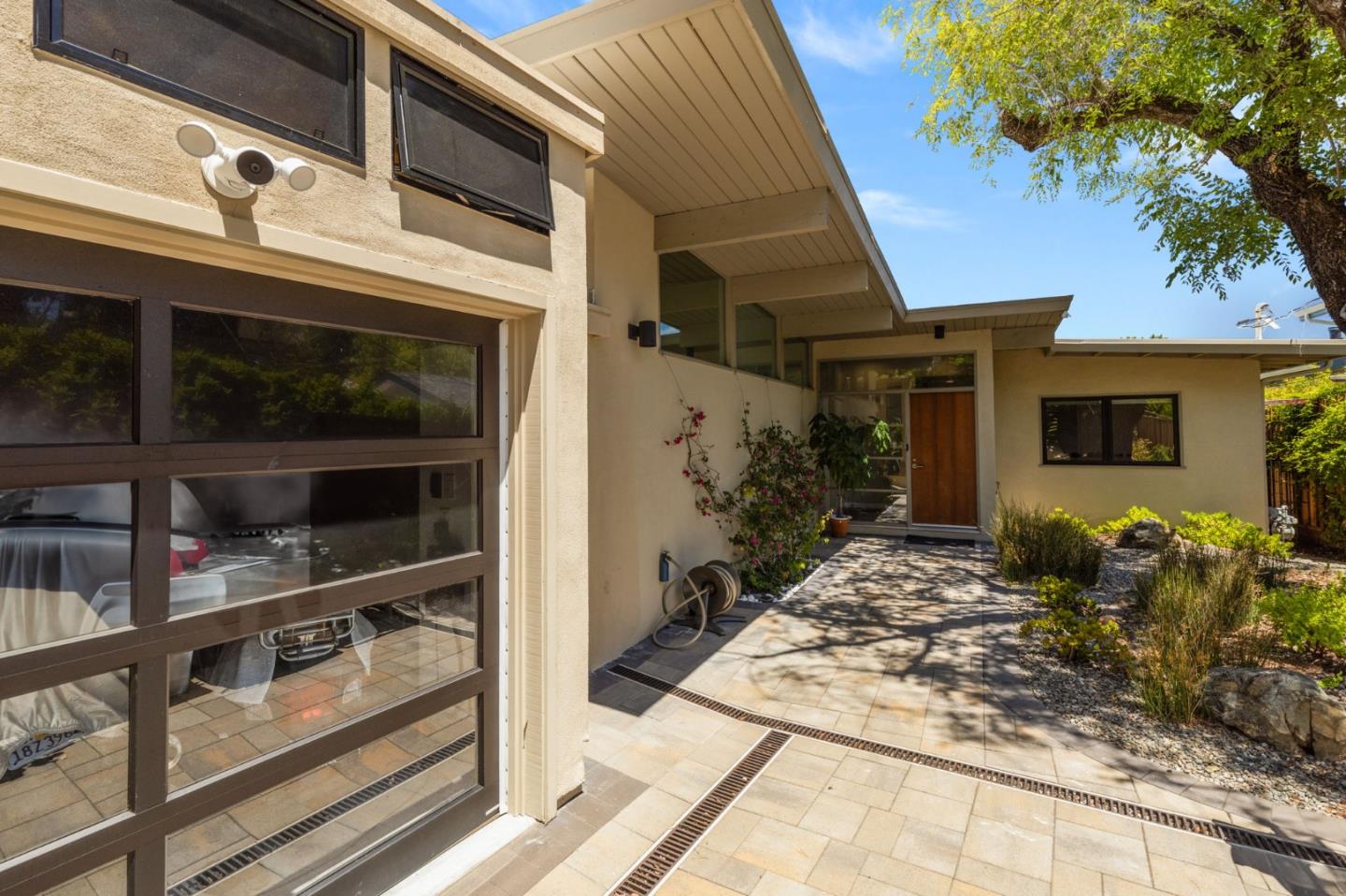 Detail Gallery Image 3 of 31 For 777 Bayview Way, Redwood City,  CA 94062 - 3 Beds | 2 Baths