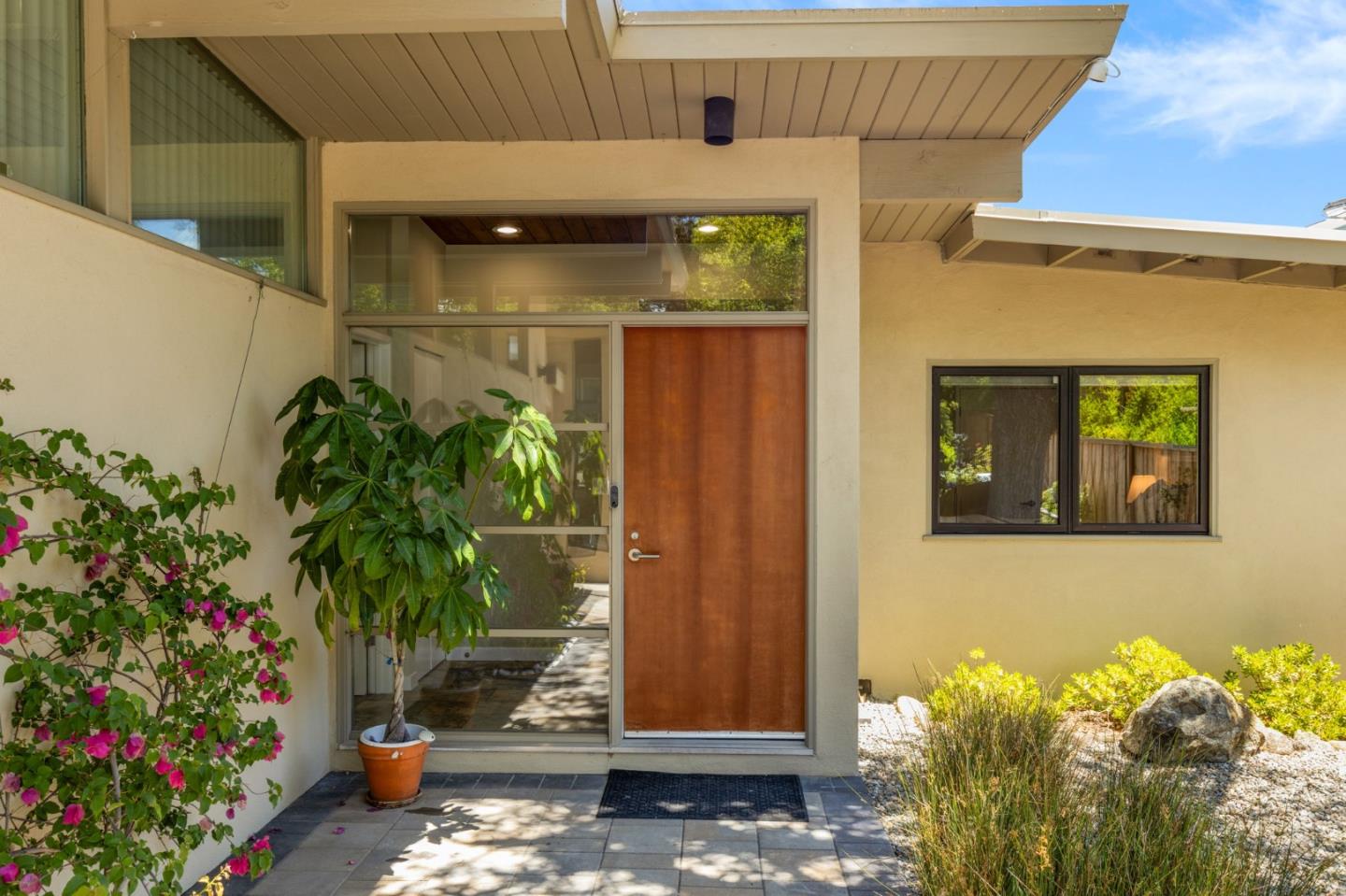 Detail Gallery Image 4 of 31 For 777 Bayview Way, Redwood City,  CA 94062 - 3 Beds | 2 Baths