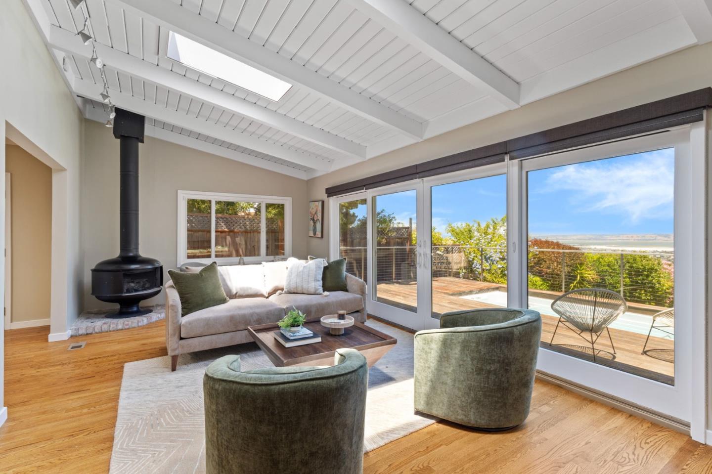 Detail Gallery Image 6 of 31 For 777 Bayview Way, Redwood City,  CA 94062 - 3 Beds | 2 Baths