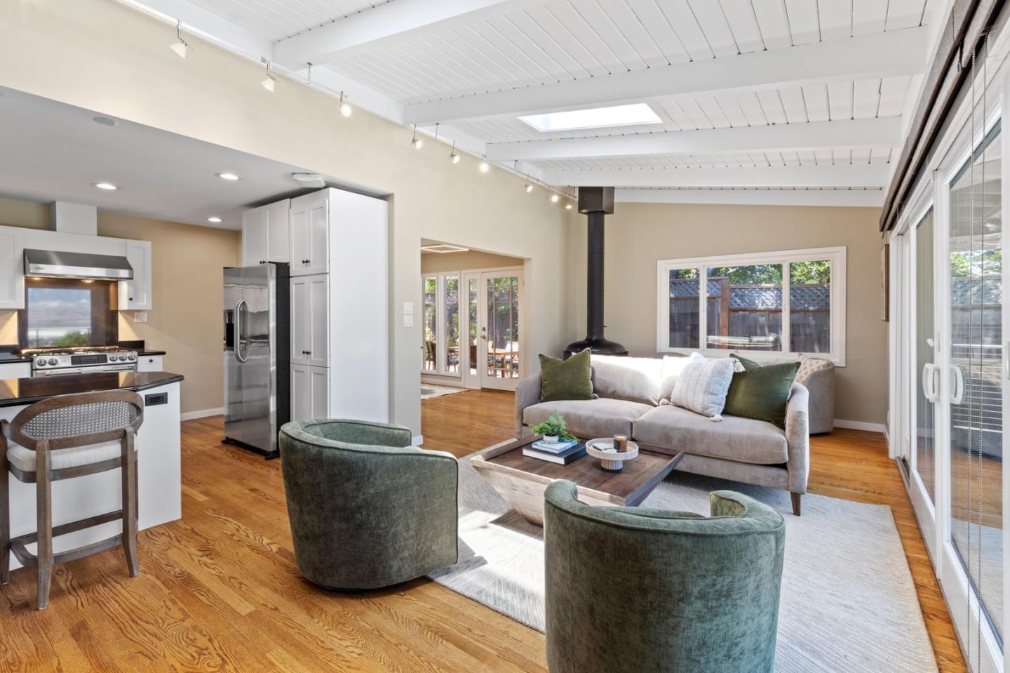 Detail Gallery Image 8 of 31 For 777 Bayview Way, Redwood City,  CA 94062 - 3 Beds | 2 Baths
