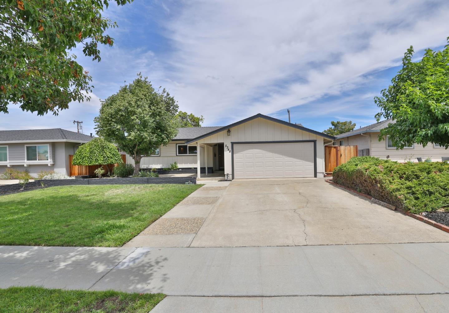 Detail Gallery Image 2 of 24 For 5348 Rimwood Dr, San Jose,  CA 95118 - 3 Beds | 2 Baths