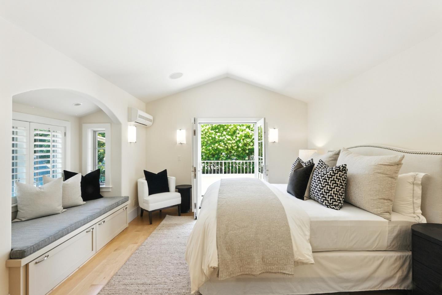 Detail Gallery Image 19 of 46 For 1630 Portola Ave, Palo Alto,  CA 94306 - 4 Beds | 4 Baths