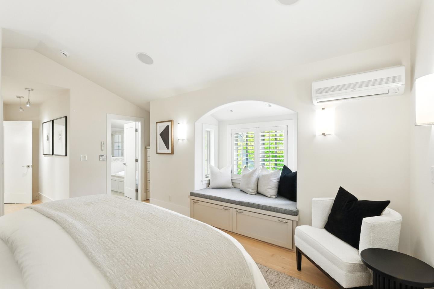 Detail Gallery Image 20 of 46 For 1630 Portola Ave, Palo Alto,  CA 94306 - 4 Beds | 4 Baths