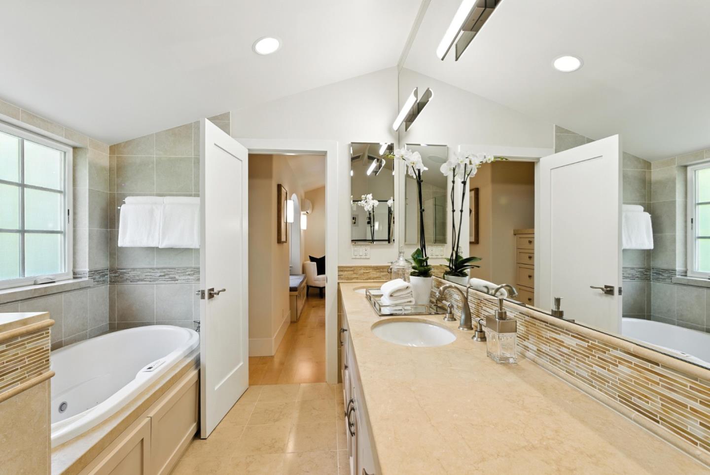 Detail Gallery Image 22 of 46 For 1630 Portola Ave, Palo Alto,  CA 94306 - 4 Beds | 4 Baths
