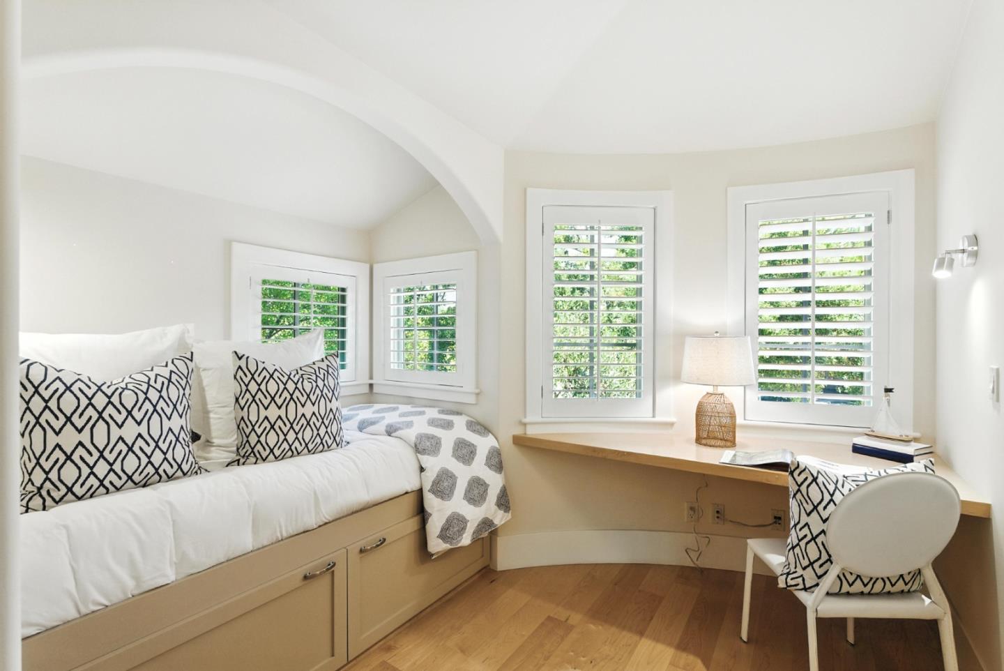 Detail Gallery Image 25 of 46 For 1630 Portola Ave, Palo Alto,  CA 94306 - 4 Beds | 4 Baths