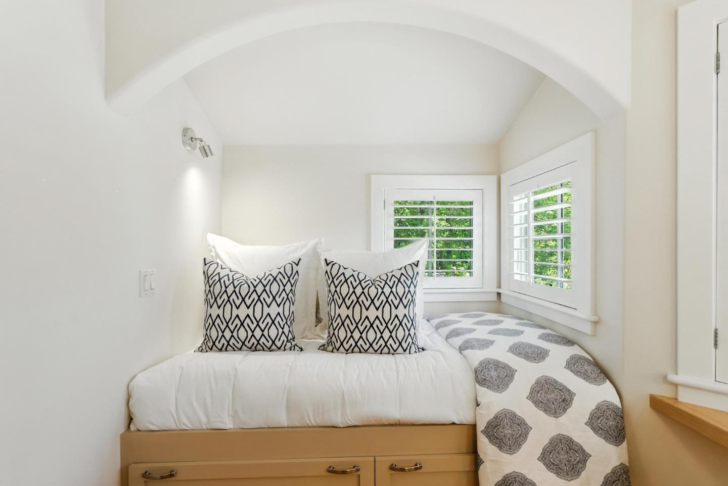 Detail Gallery Image 26 of 46 For 1630 Portola Ave, Palo Alto,  CA 94306 - 4 Beds | 4 Baths