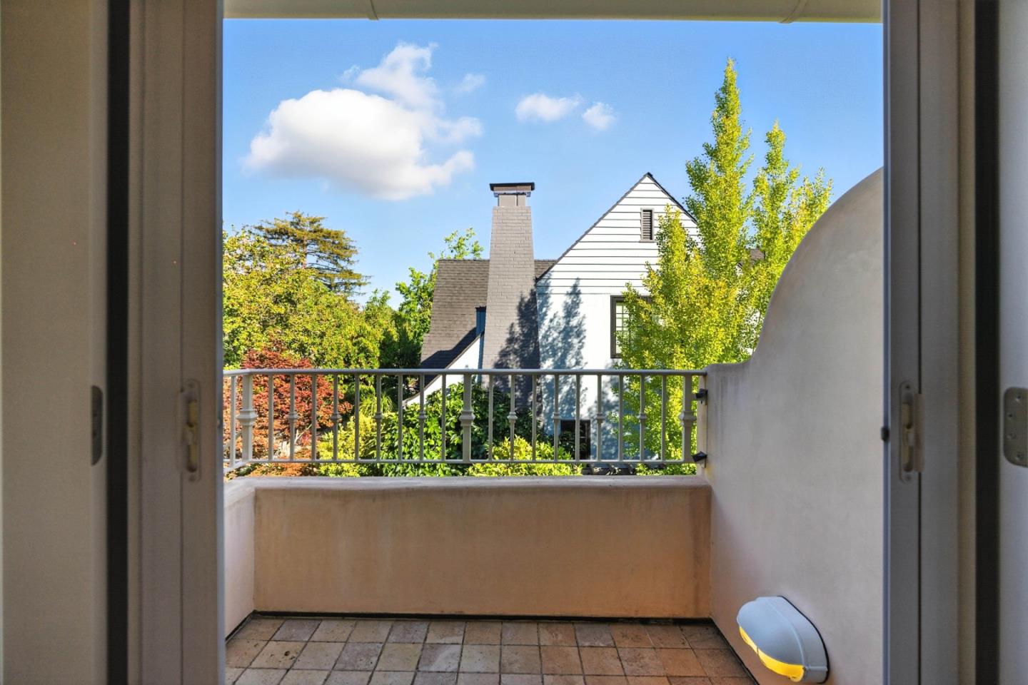 Detail Gallery Image 29 of 46 For 1630 Portola Ave, Palo Alto,  CA 94306 - 4 Beds | 4 Baths