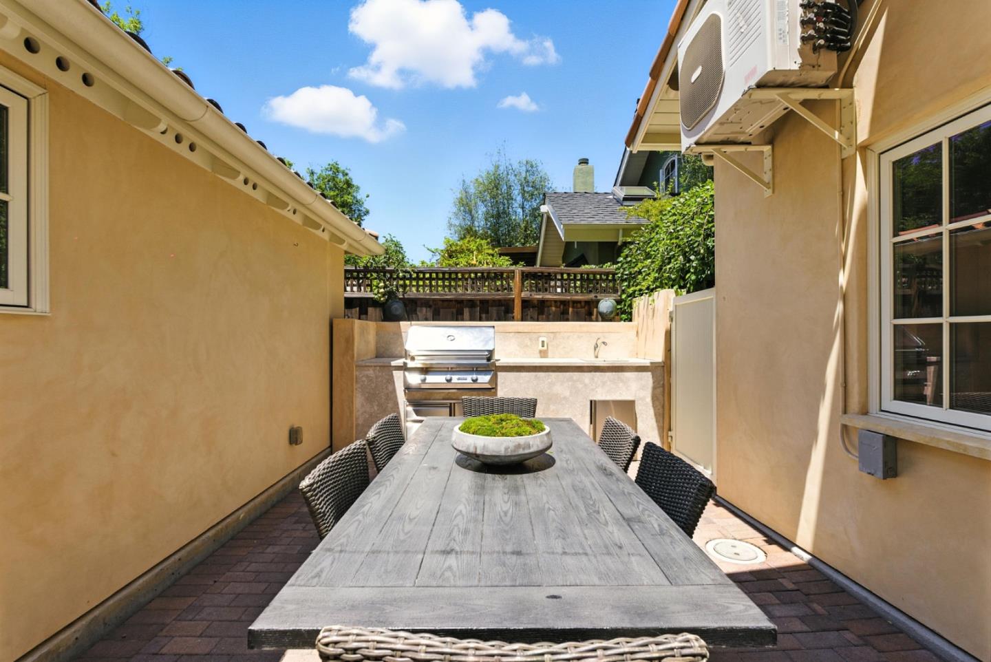 Detail Gallery Image 41 of 46 For 1630 Portola Ave, Palo Alto,  CA 94306 - 4 Beds | 4 Baths