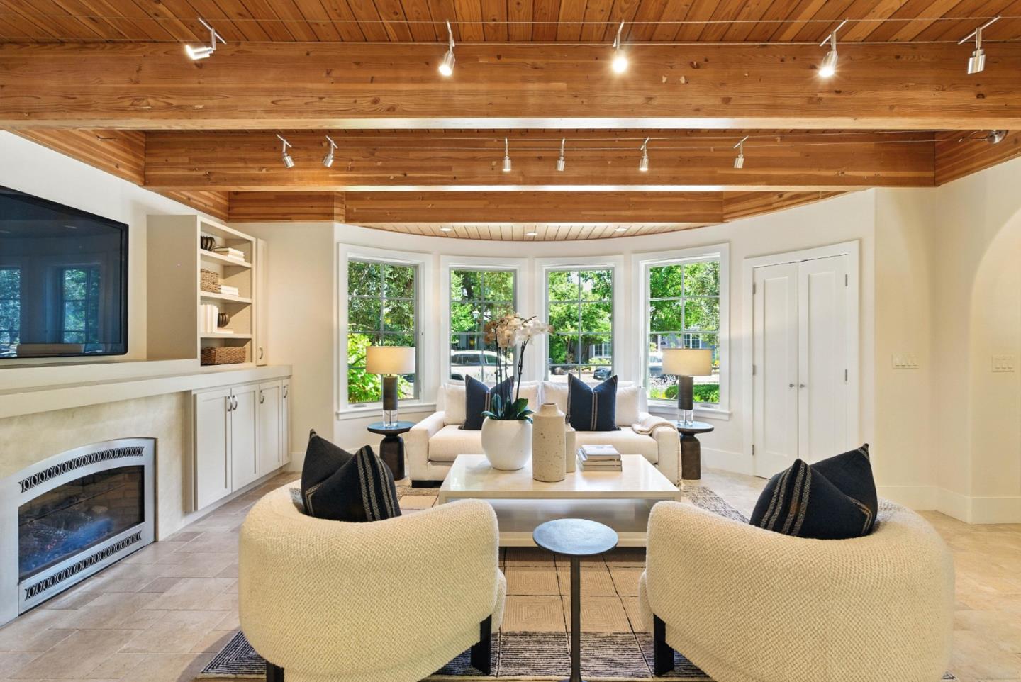 Detail Gallery Image 6 of 46 For 1630 Portola Ave, Palo Alto,  CA 94306 - 4 Beds | 4 Baths