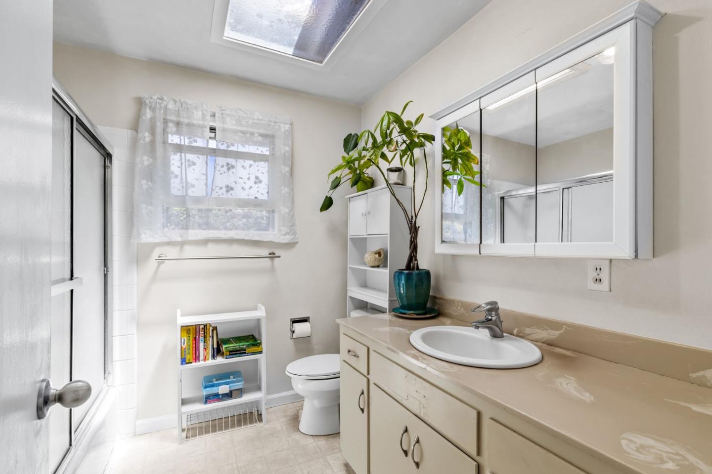 Detail Gallery Image 26 of 54 For 996 via Verde, Del Rey Oaks,  CA 93940 - 4 Beds | 2 Baths