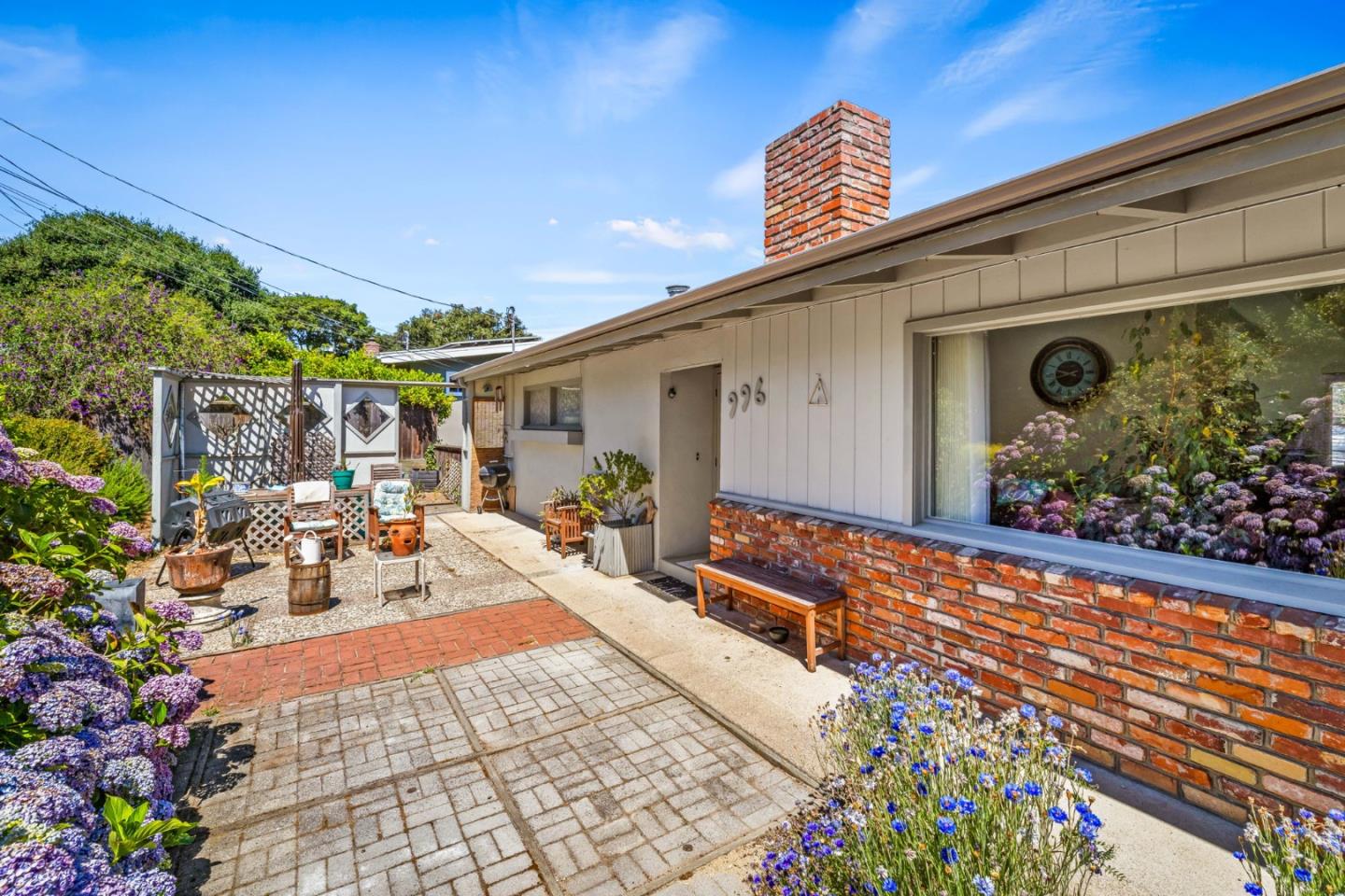 Detail Gallery Image 5 of 54 For 996 via Verde, Del Rey Oaks,  CA 93940 - 4 Beds | 2 Baths