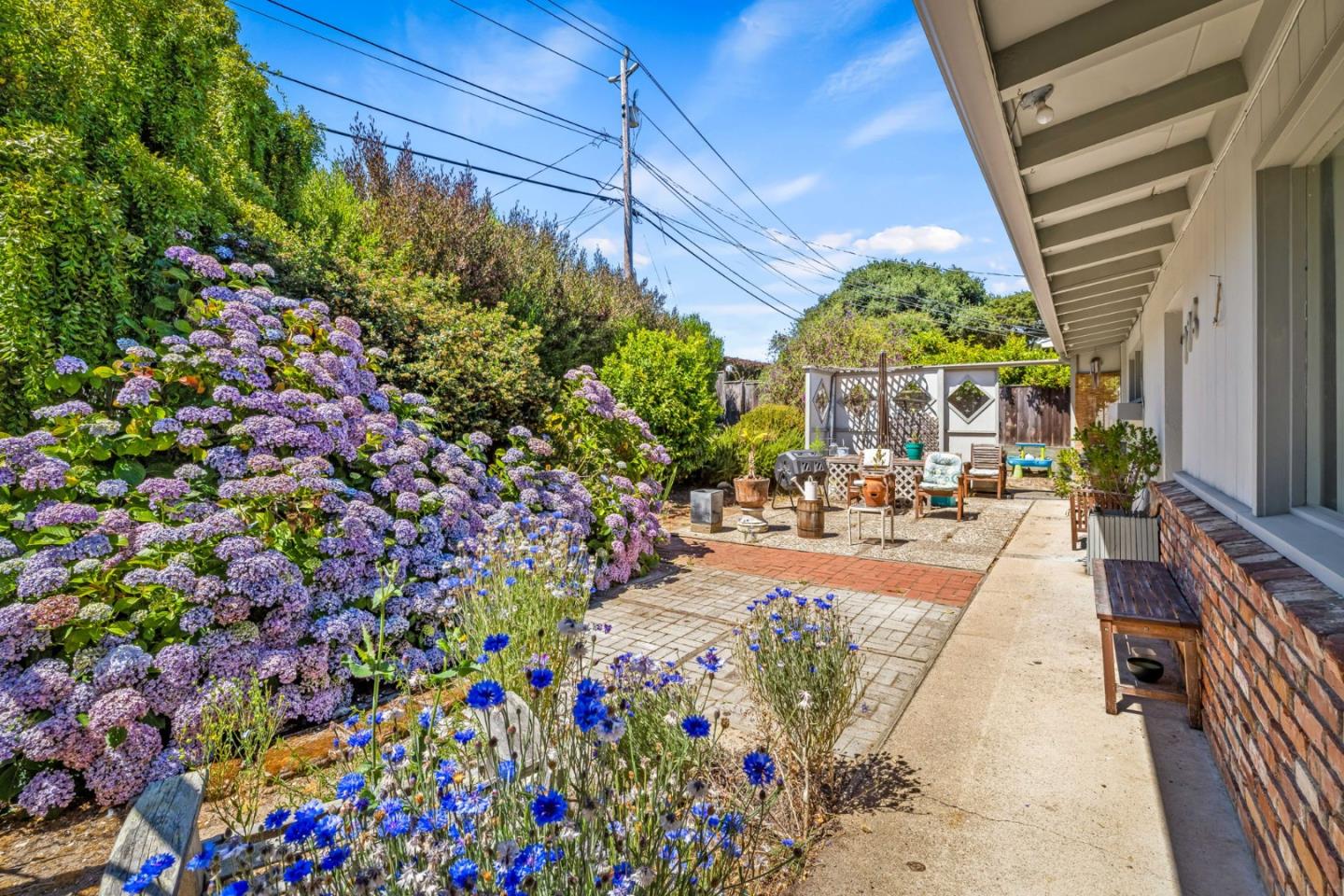 Detail Gallery Image 7 of 54 For 996 via Verde, Del Rey Oaks,  CA 93940 - 4 Beds | 2 Baths
