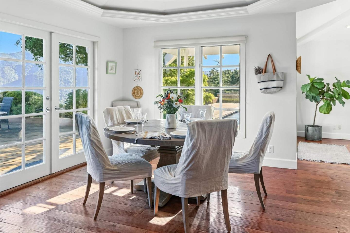 Detail Gallery Image 17 of 37 For 15340 via Los Tulares, Carmel Valley,  CA 93924 - 4 Beds | 3/1 Baths