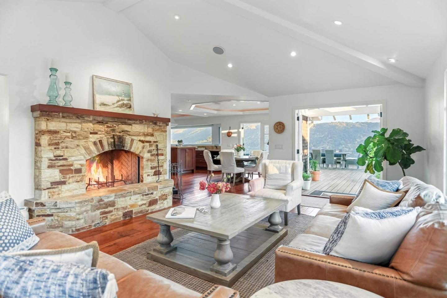 Detail Gallery Image 20 of 37 For 15340 via Los Tulares, Carmel Valley,  CA 93924 - 4 Beds | 3/1 Baths