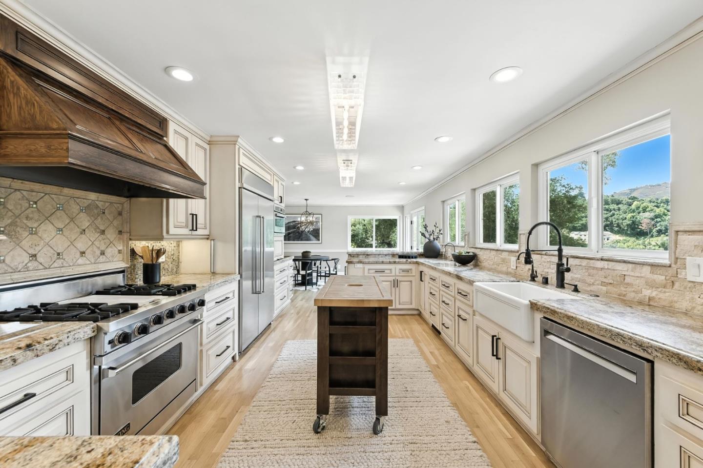 Detail Gallery Image 16 of 59 For 18702 Bear Creek Rd, Los Gatos,  CA 95033 - 4 Beds | 4 Baths