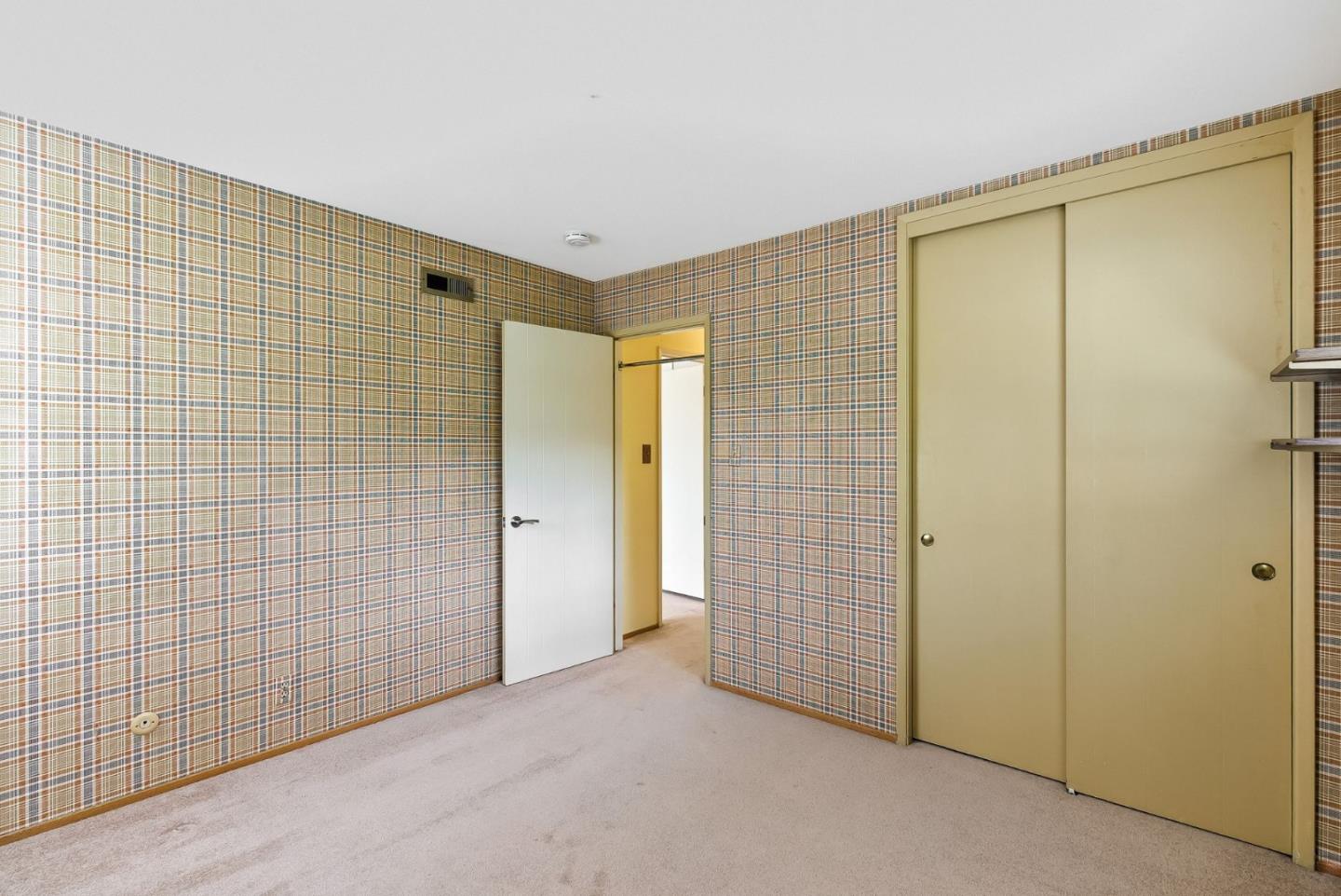 Detail Gallery Image 20 of 48 For 1675 Escalante Way, Burlingame,  CA 94010 - 4 Beds | 2/1 Baths