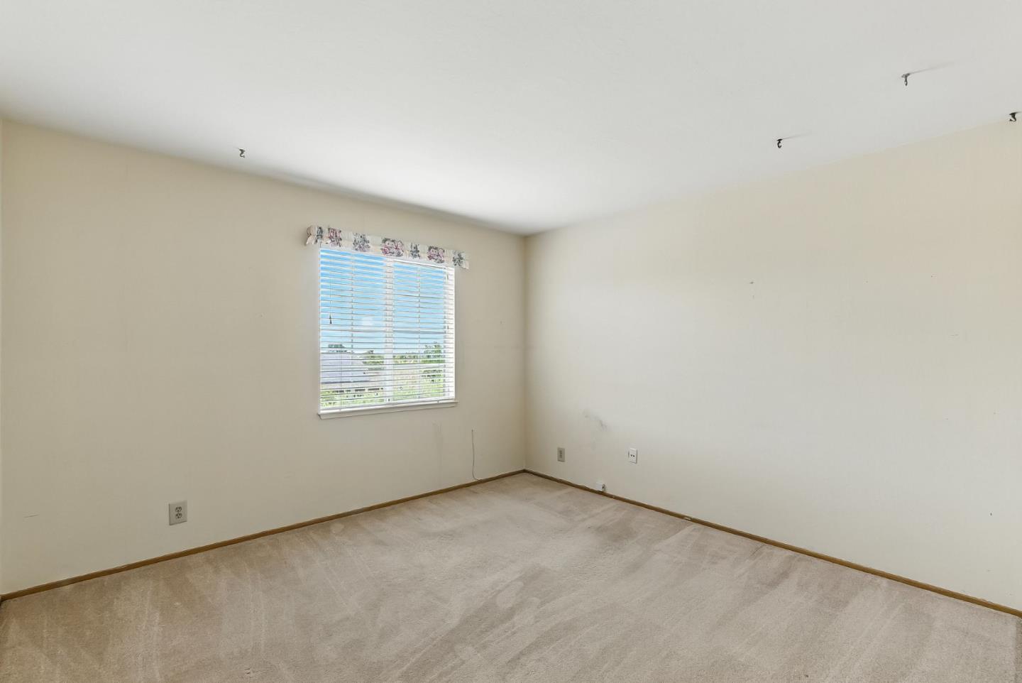 Detail Gallery Image 23 of 48 For 1675 Escalante Way, Burlingame,  CA 94010 - 4 Beds | 2/1 Baths