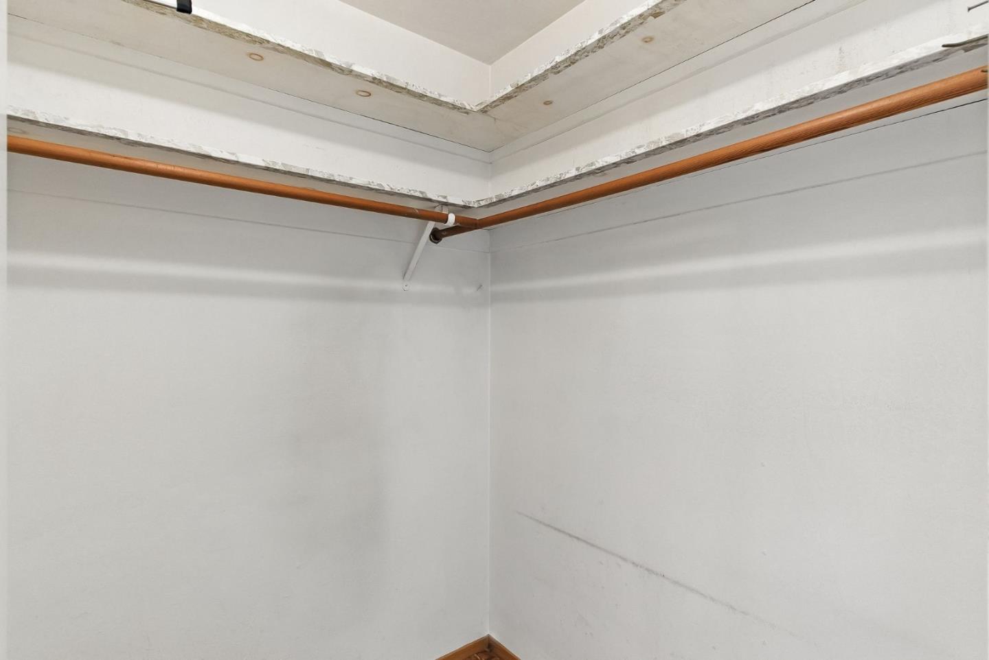 Detail Gallery Image 29 of 48 For 1675 Escalante Way, Burlingame,  CA 94010 - 4 Beds | 2/1 Baths