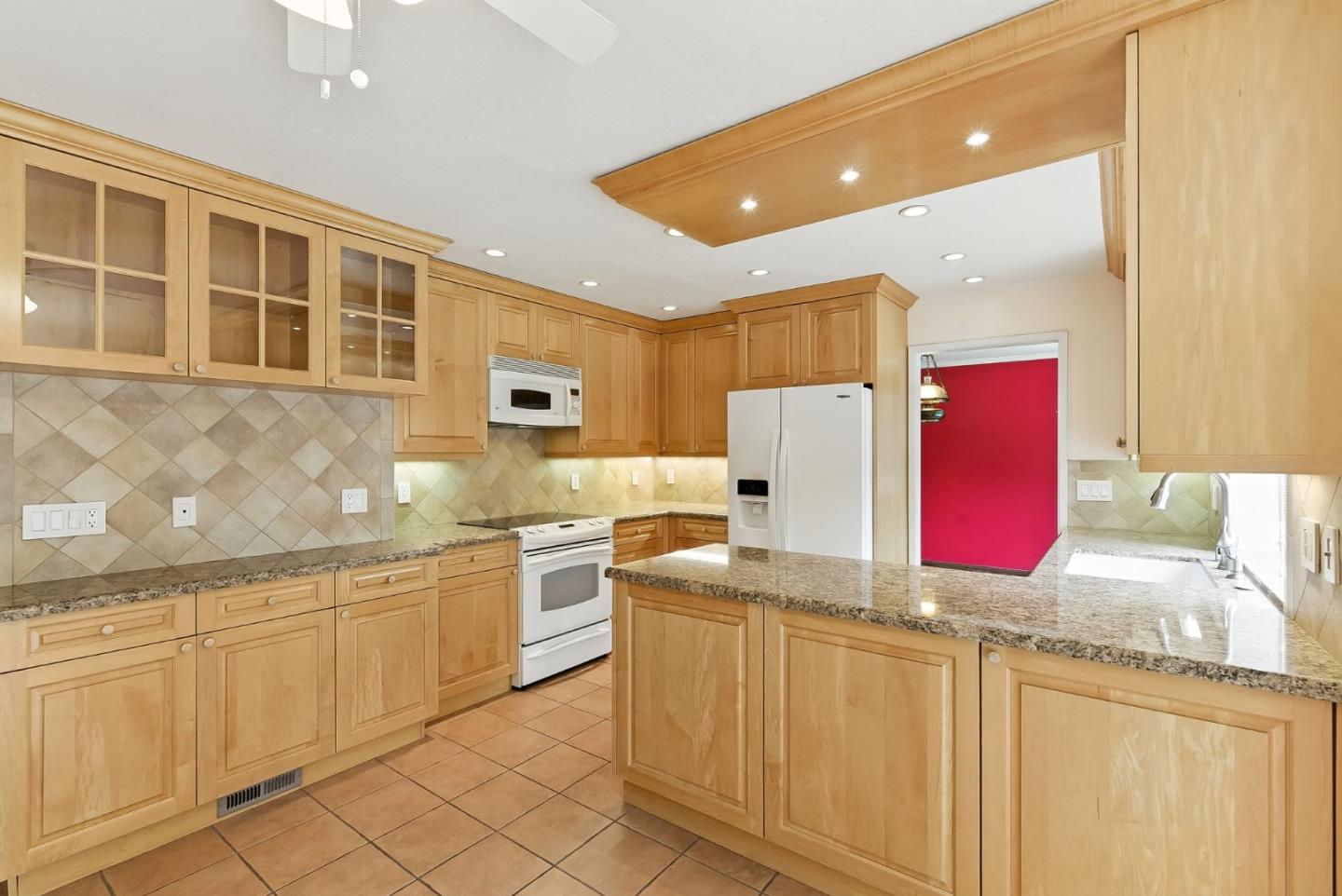 Detail Gallery Image 9 of 48 For 1675 Escalante Way, Burlingame,  CA 94010 - 4 Beds | 2/1 Baths
