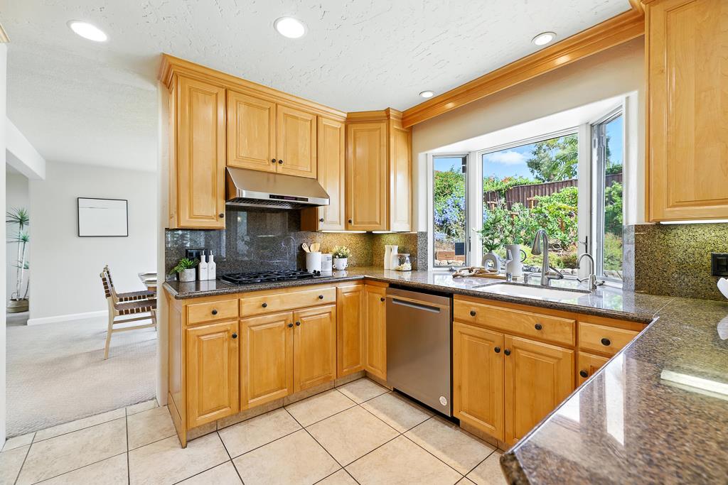 Detail Gallery Image 12 of 58 For 3484 Clover Oak Dr, San Jose,  CA 95148 - 4 Beds | 2/1 Baths