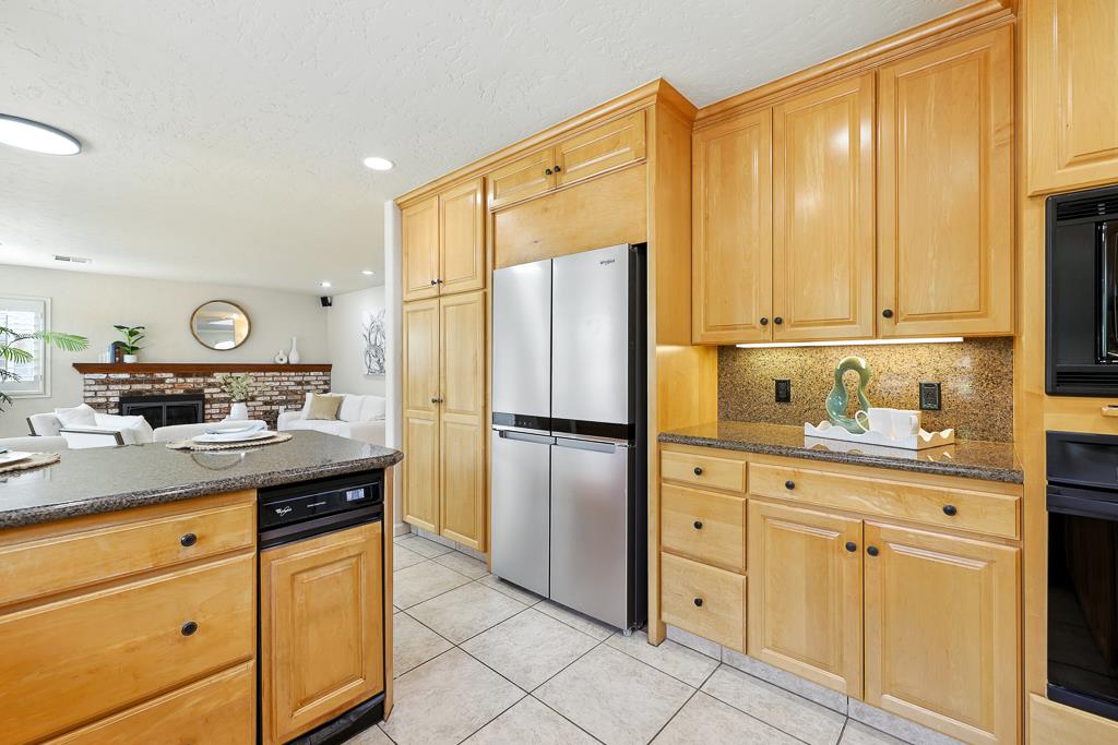 Detail Gallery Image 13 of 58 For 3484 Clover Oak Dr, San Jose,  CA 95148 - 4 Beds | 2/1 Baths