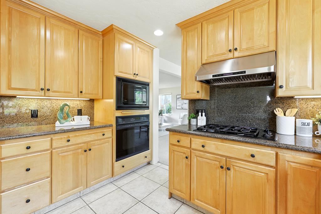 Detail Gallery Image 14 of 58 For 3484 Clover Oak Dr, San Jose,  CA 95148 - 4 Beds | 2/1 Baths