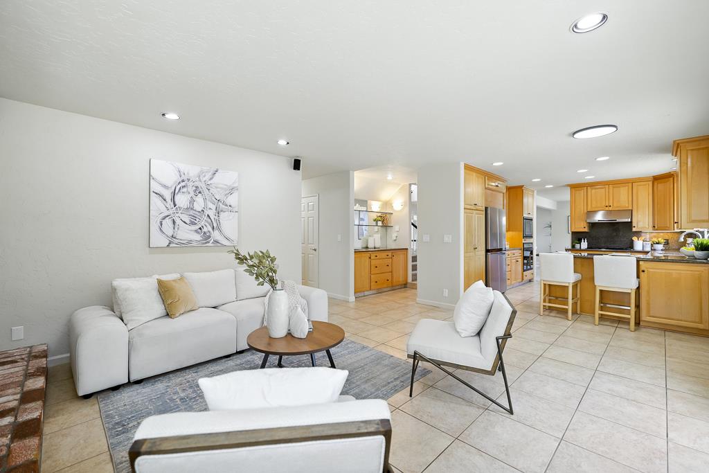 Detail Gallery Image 16 of 58 For 3484 Clover Oak Dr, San Jose,  CA 95148 - 4 Beds | 2/1 Baths