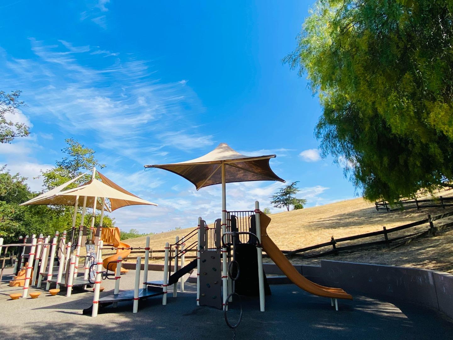 Detail Gallery Image 52 of 58 For 3484 Clover Oak Dr, San Jose,  CA 95148 - 4 Beds | 2/1 Baths